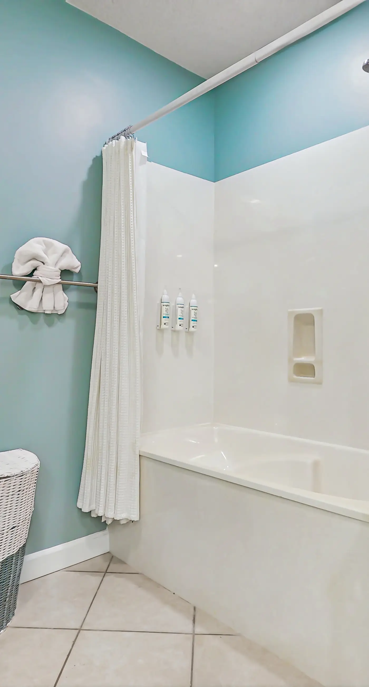 Oceanfront condo with heated pool, tennis, grilling station, & gym - balcony
