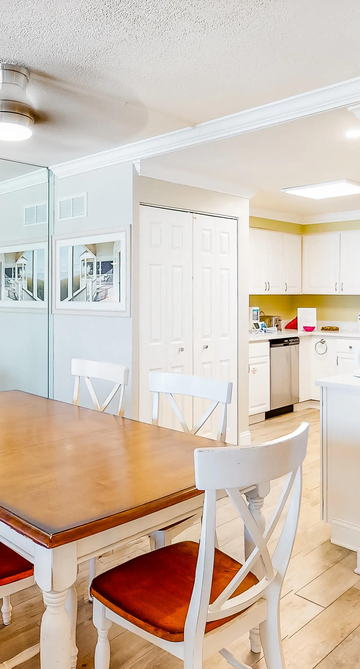 4th-floor, Gulf-front condo with views, pool access, tennis court, washer&dryer