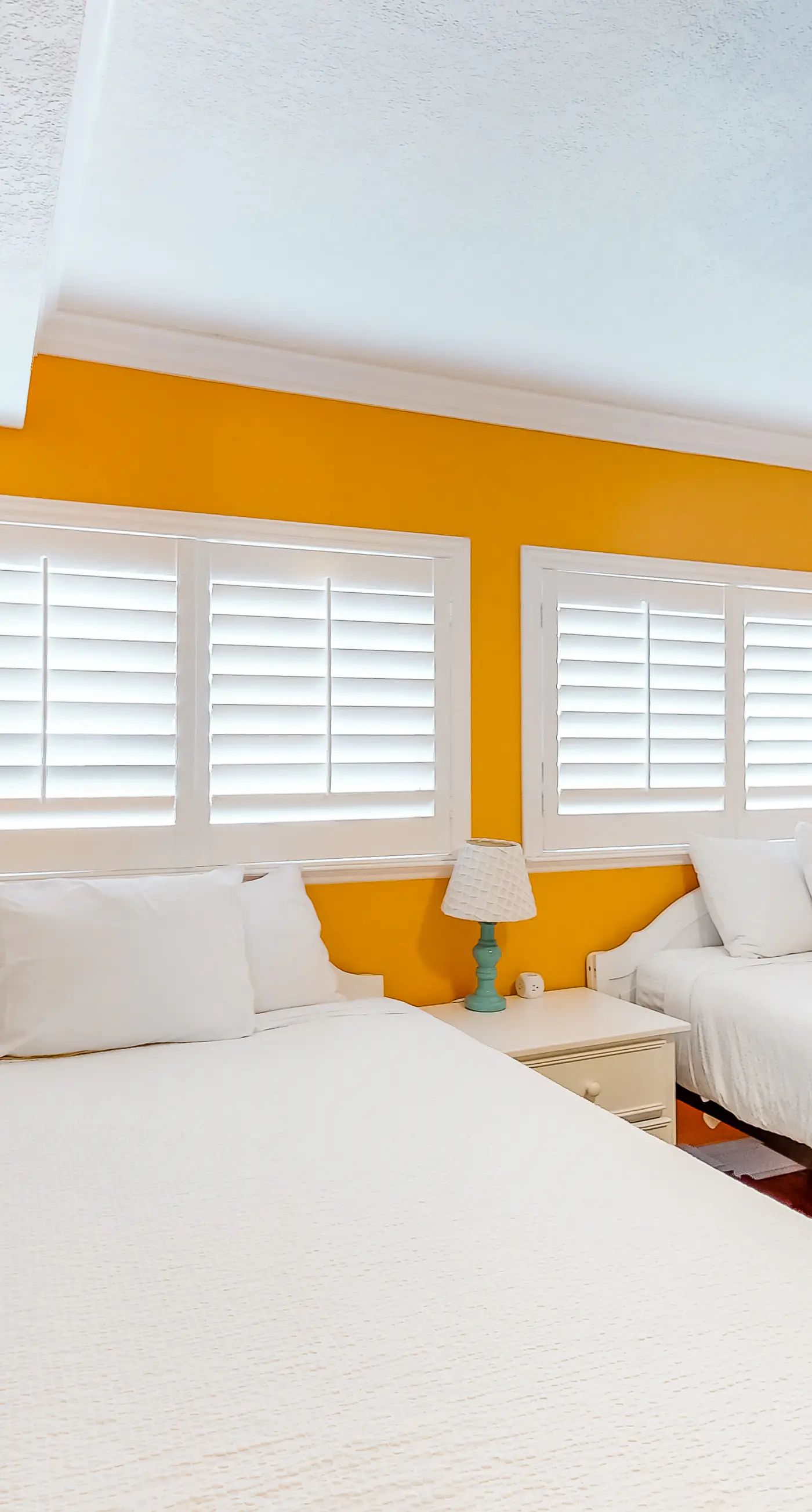 4th-floor, Gulf-front condo with views, pool access, tennis court, washer&dryer