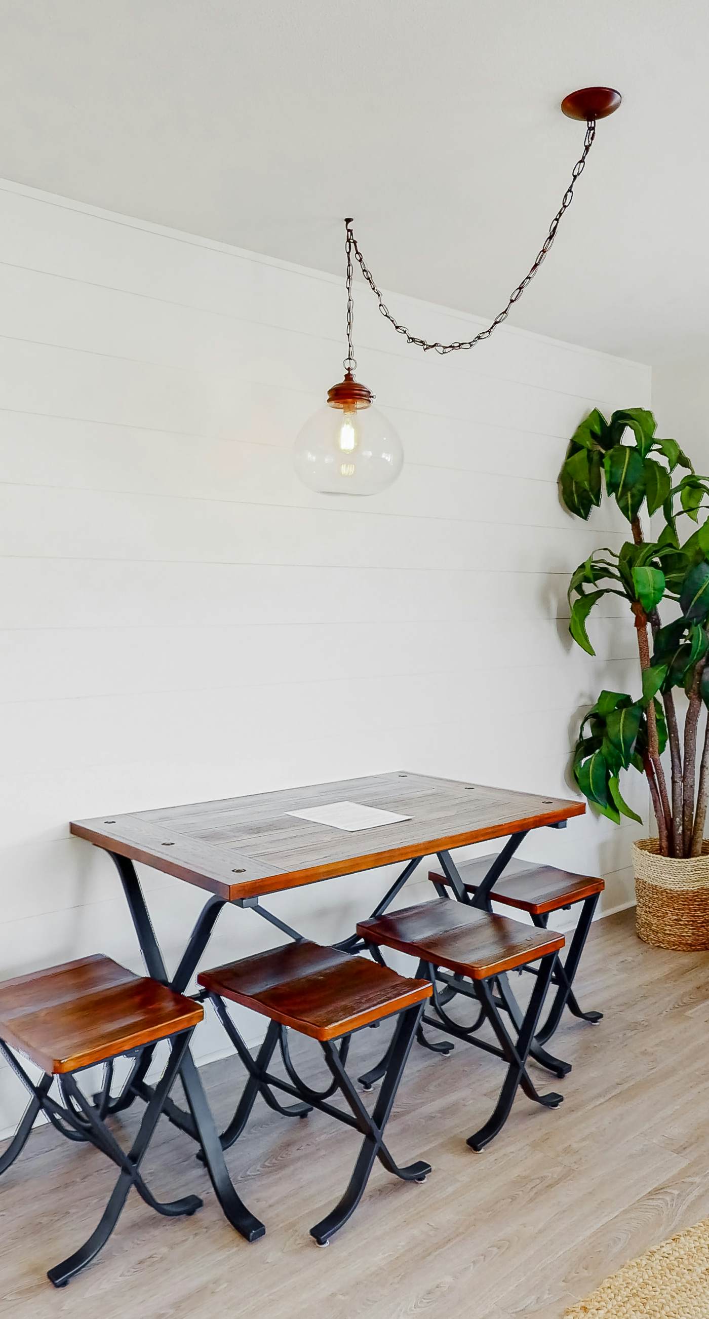 Cozy Condo Near Beach with Pool, Balcony, Dining & Shopping