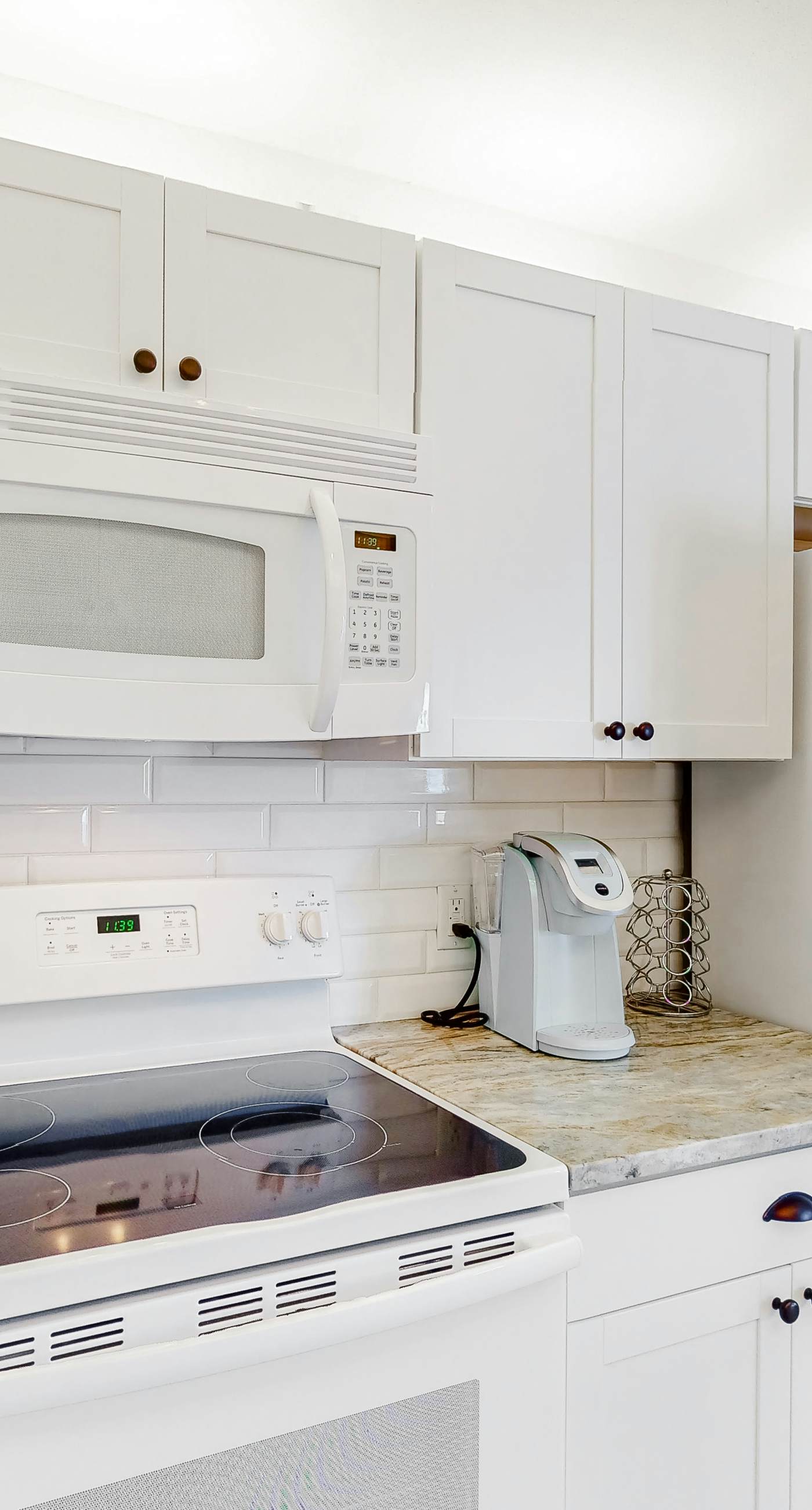 Cozy Condo Near Beach with Pool, Balcony, Dining & Shopping