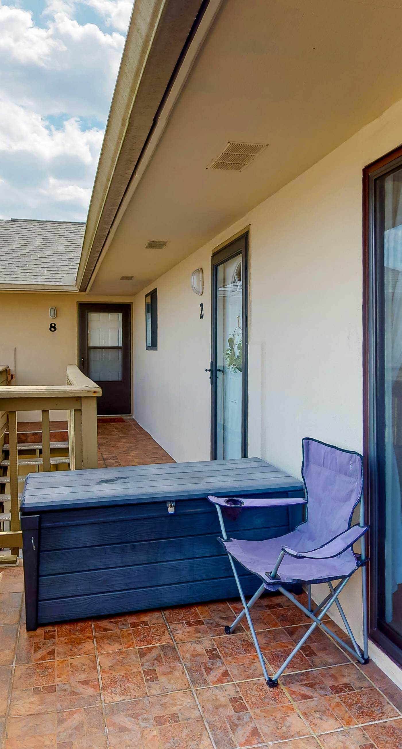 Cozy Condo Near Beach with Pool, Balcony, Dining & Shopping