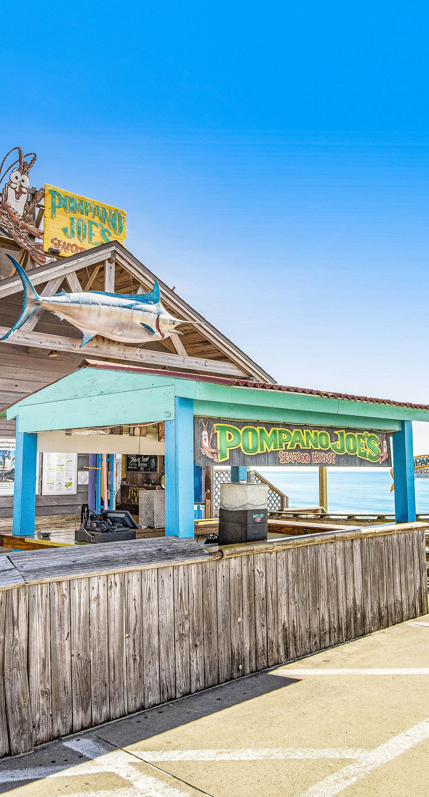 Cozy Condo Near Beach with Pool, Balcony, Dining & Shopping