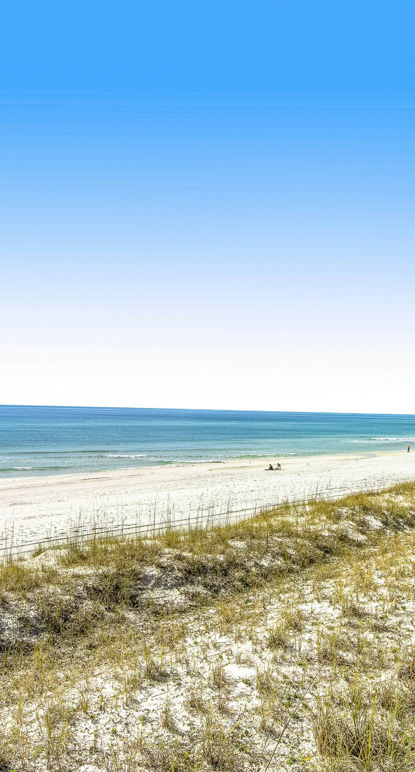 Cozy Condo Near Beach with Pool, Balcony, Dining & Shopping