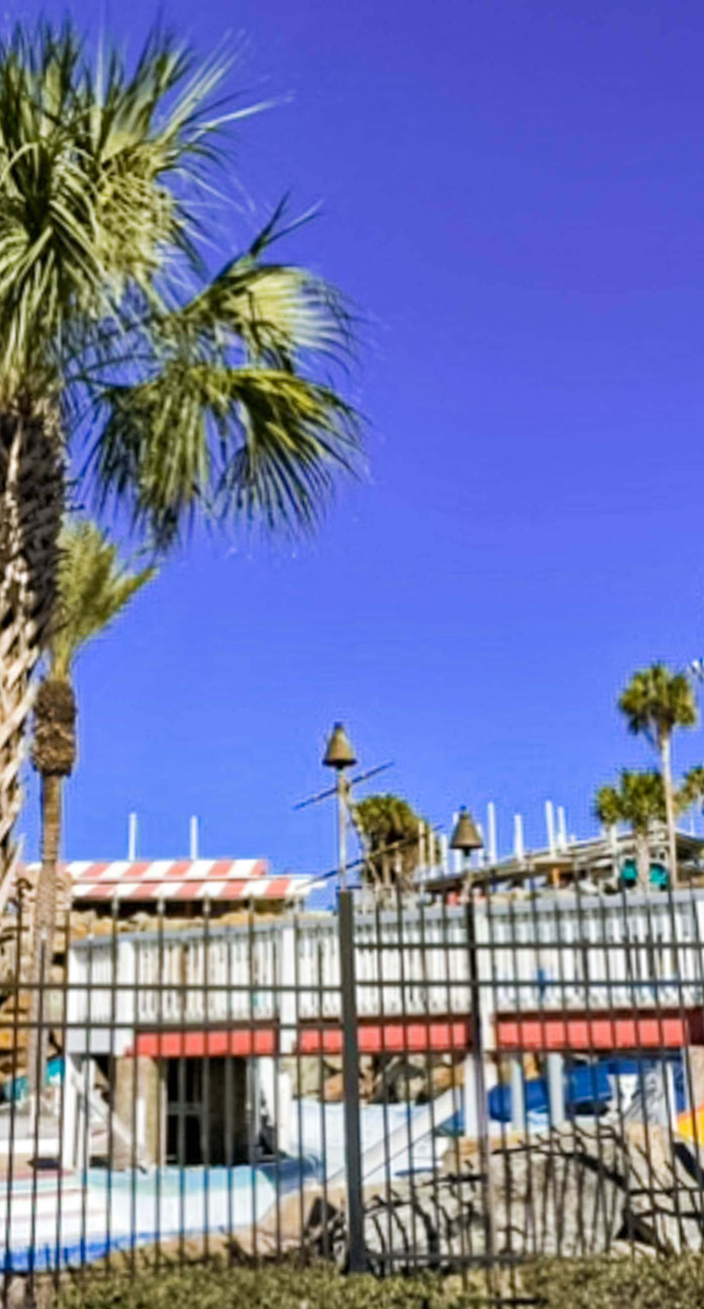 Cozy Condo Near Beach with Pool, Balcony, Dining & Shopping