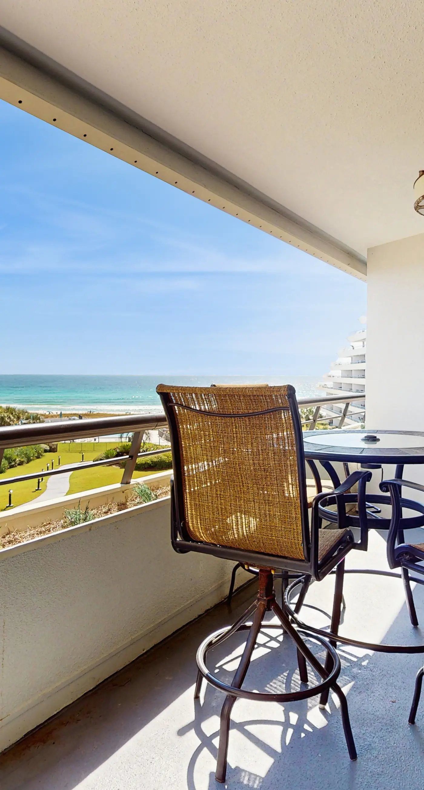 Gorgeous beachview condo with shared pool & beach access