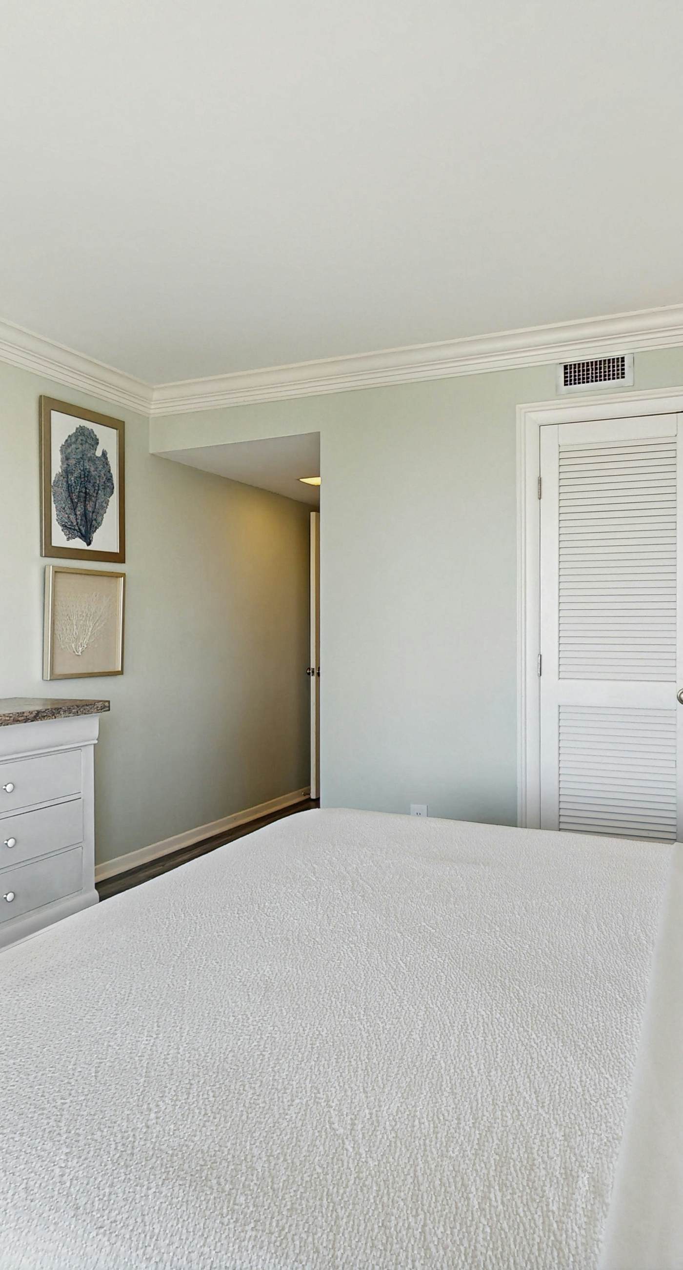 Gorgeous beachview condo with shared pool & beach access