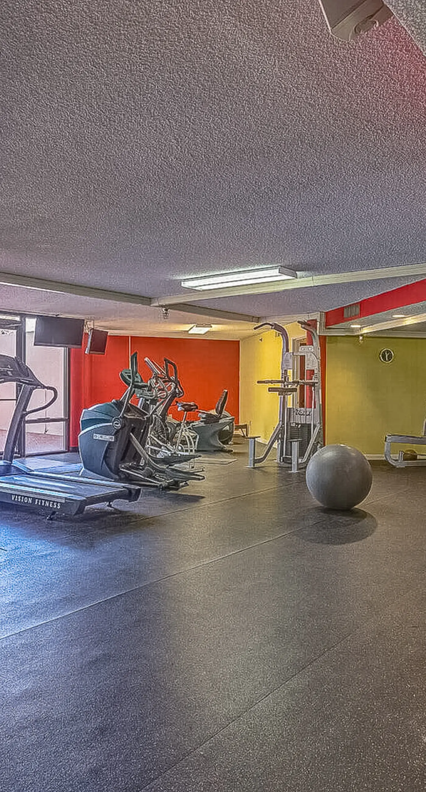 Gorgeous beachview condo with shared pool & beach access