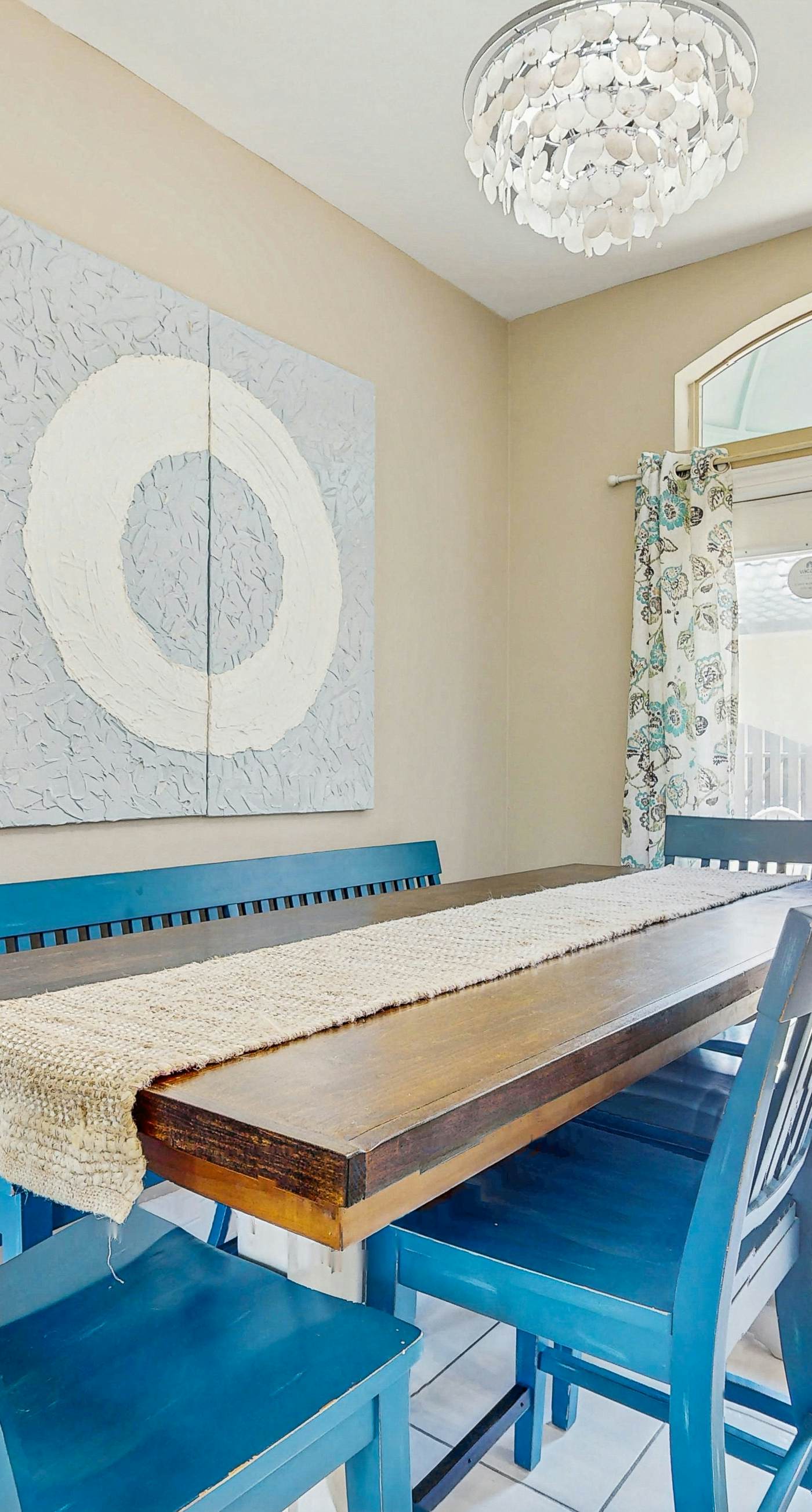 Exceptional private home pet friendly with private patio and shared pool