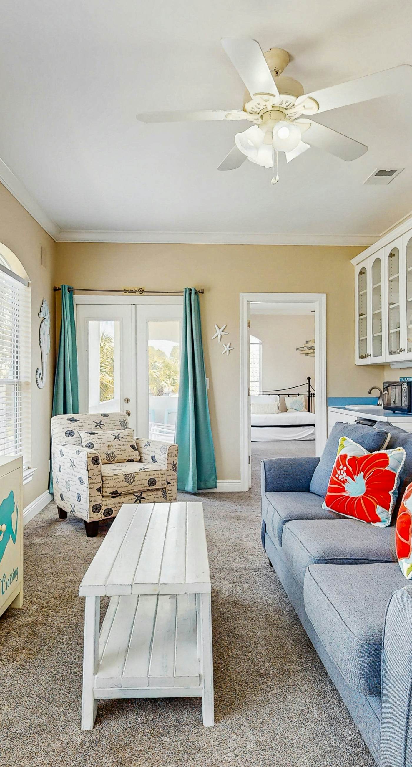 Exceptional private home pet friendly with private patio and shared pool