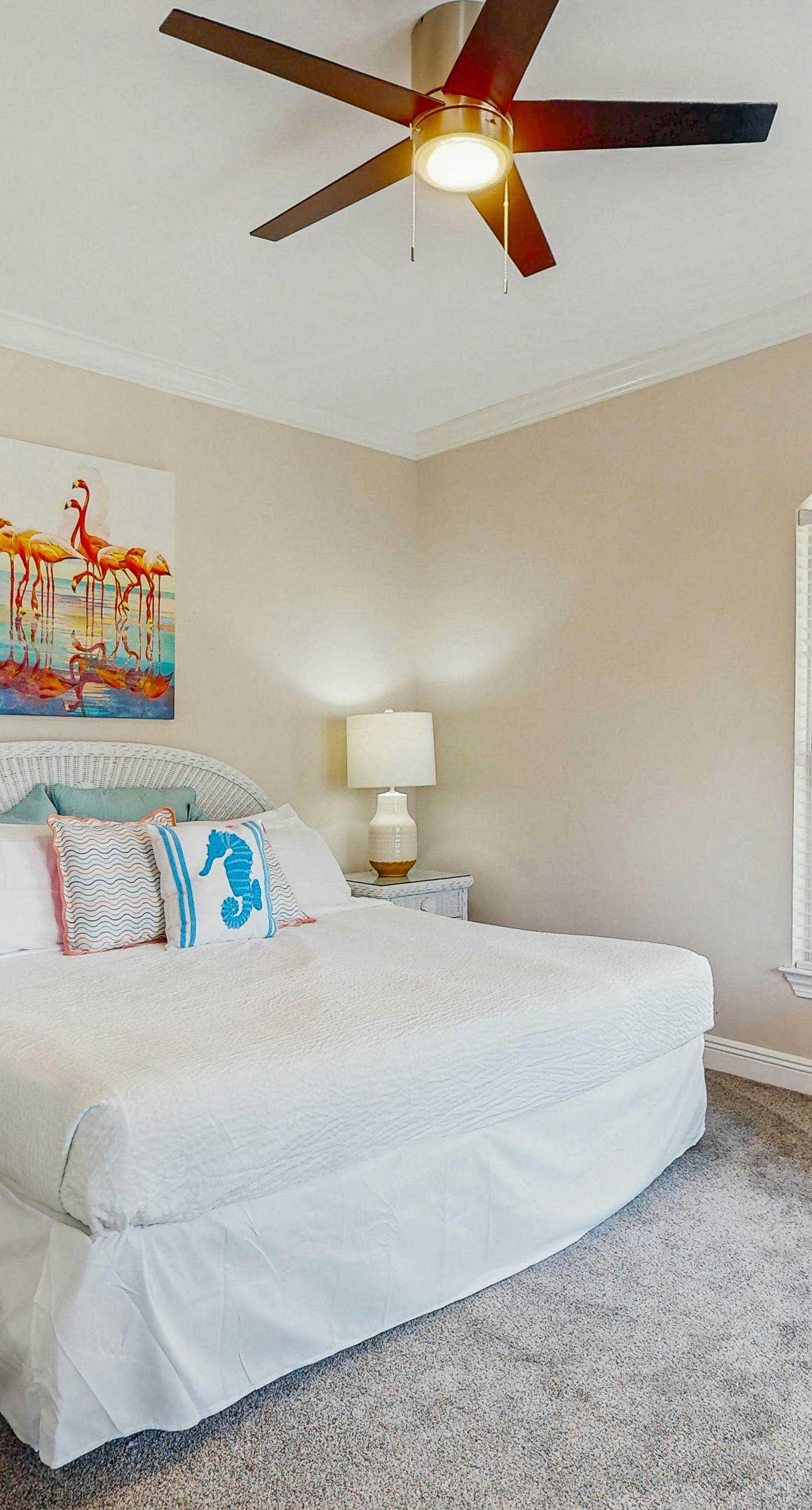 Exceptional private home pet friendly with private patio and shared pool