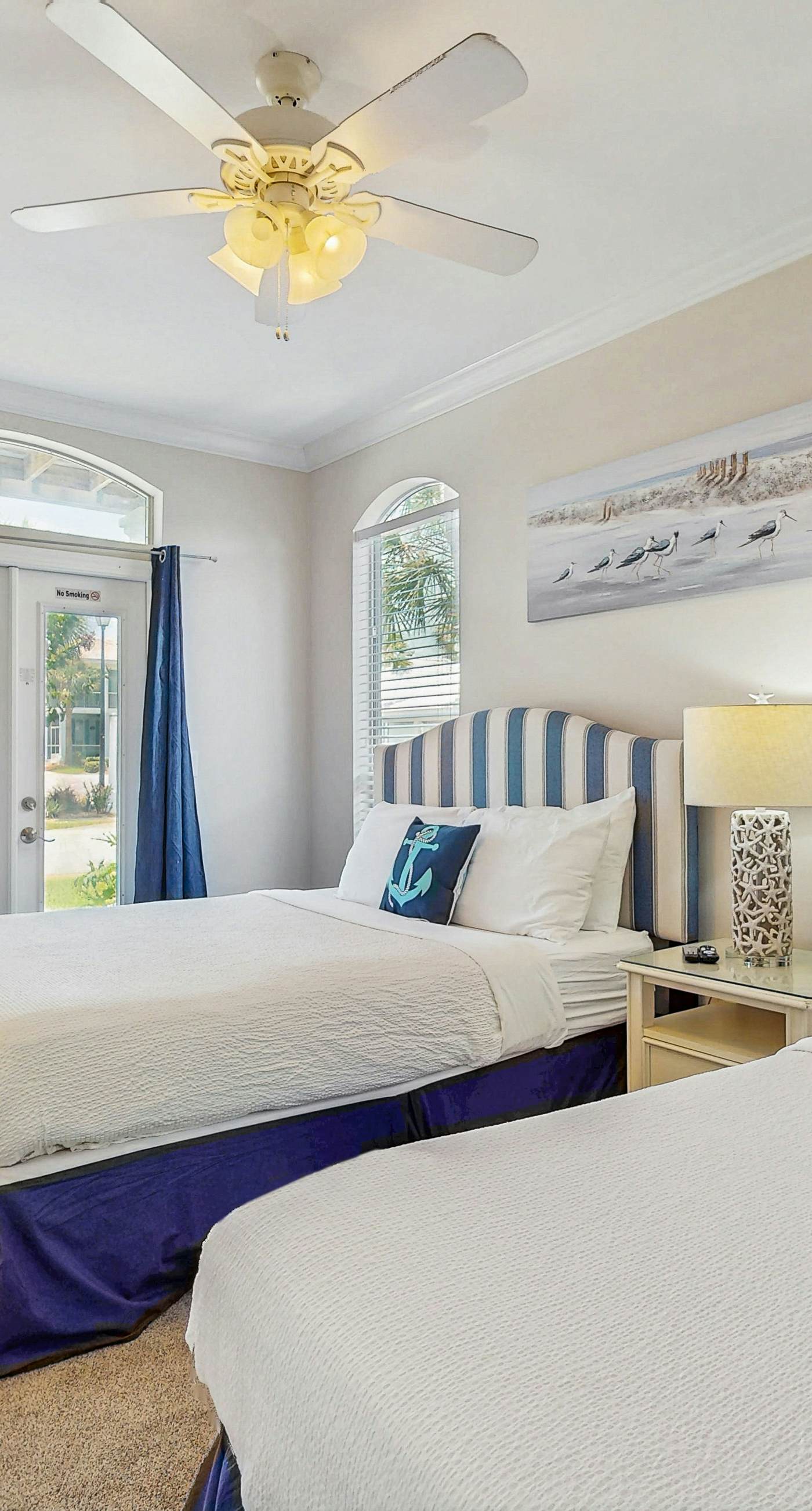 Exceptional private home pet friendly with private patio and shared pool