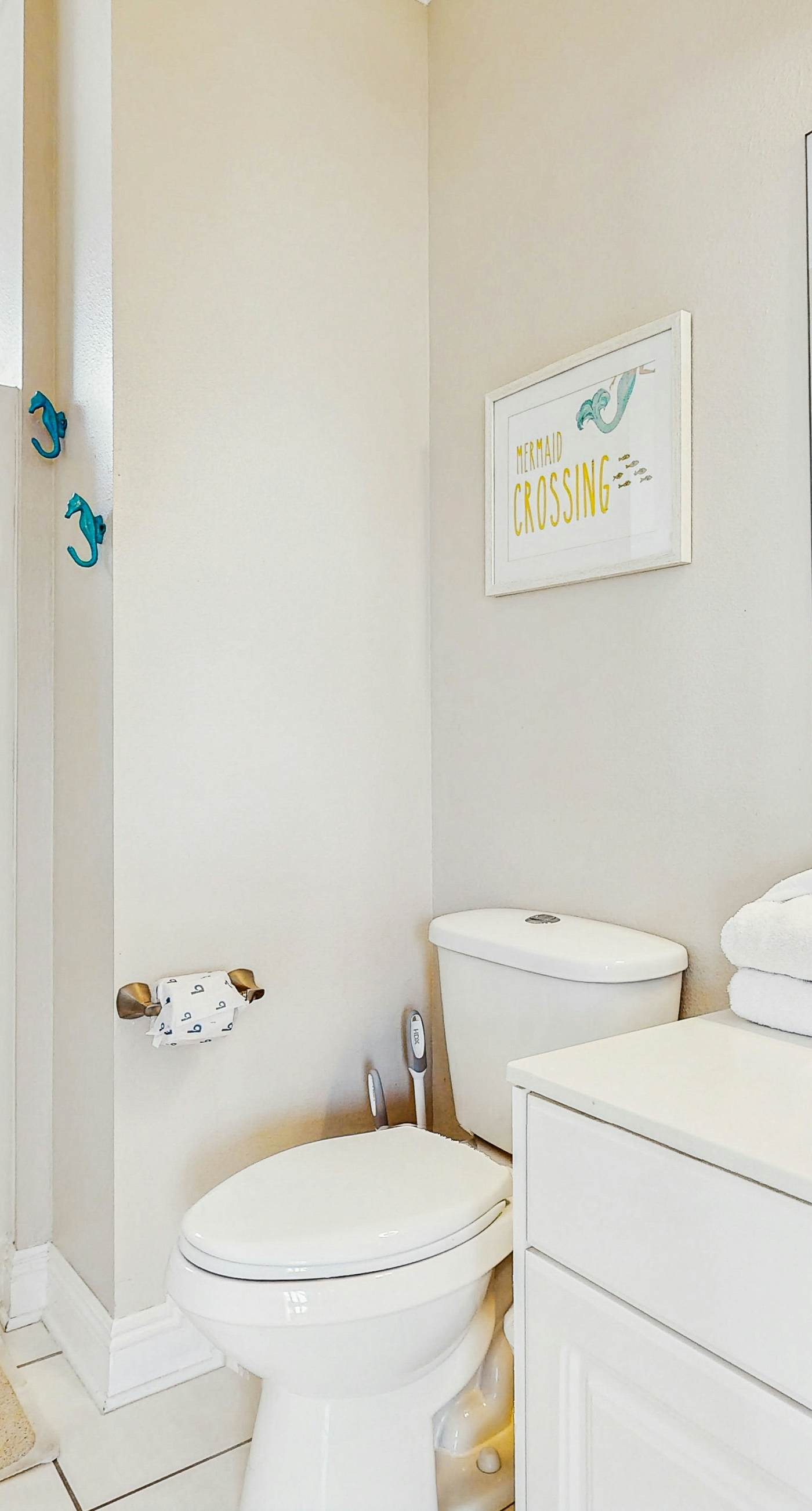 Exceptional private home pet friendly with private patio and shared pool