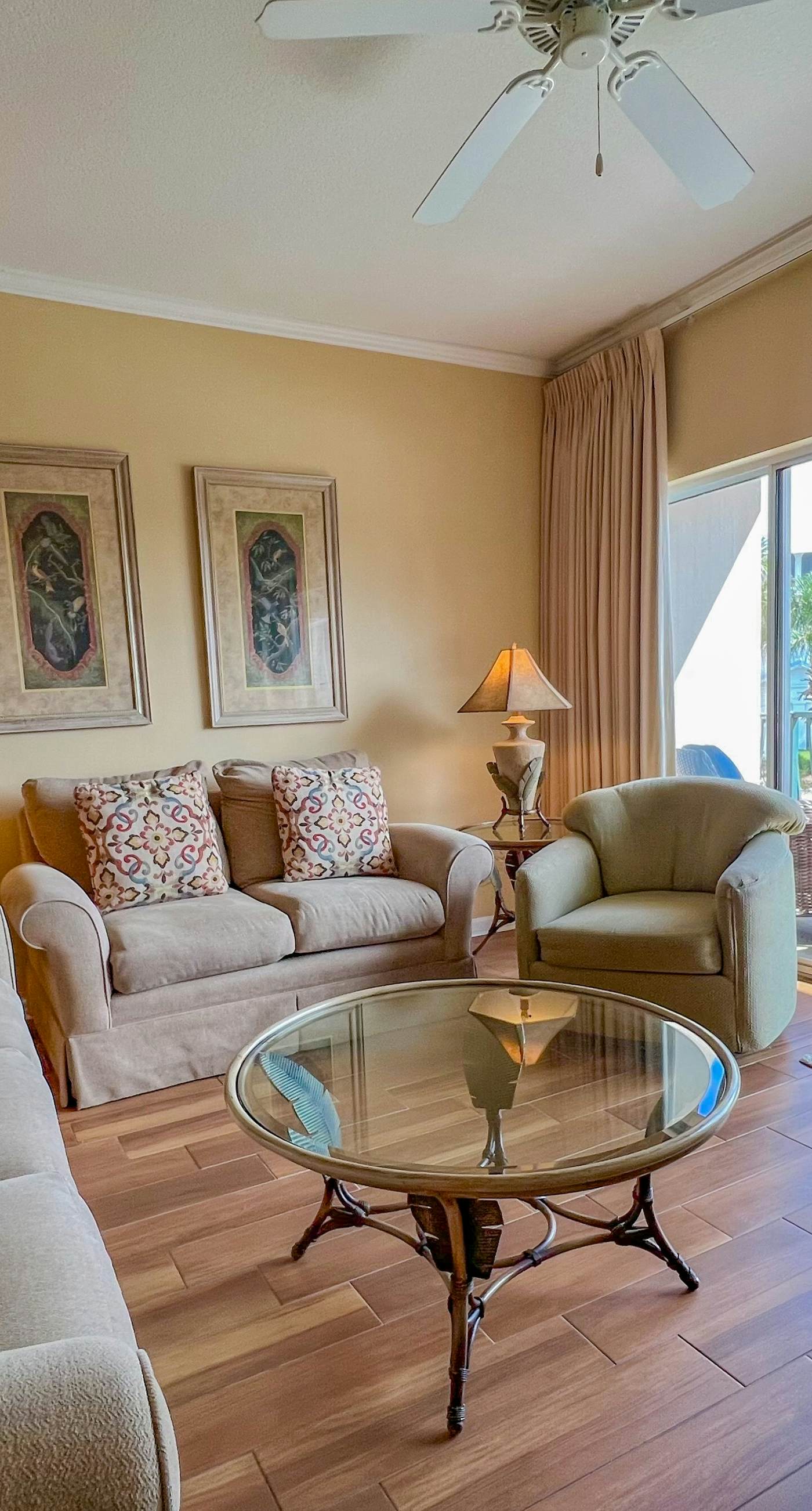 Dog-friendly condo with pool, hot tub, private balcony, AC, & washer&dryer