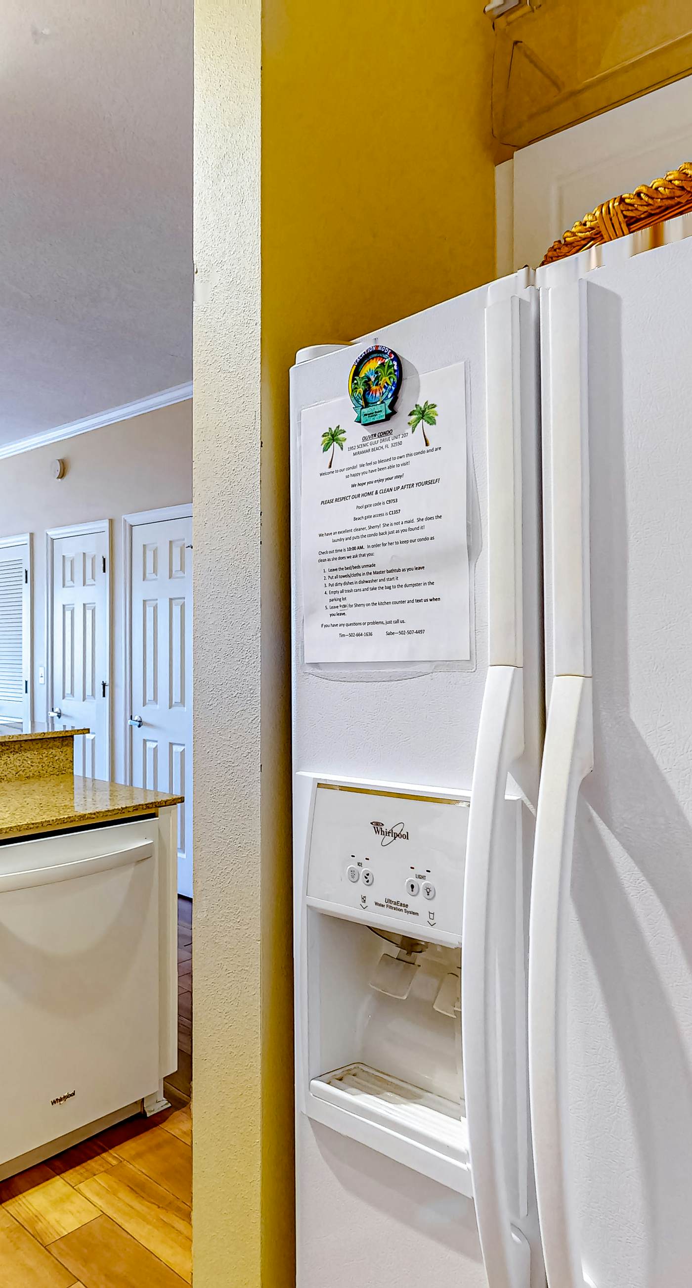 Dog-friendly condo with pool, hot tub, private balcony, AC, & washer&dryer