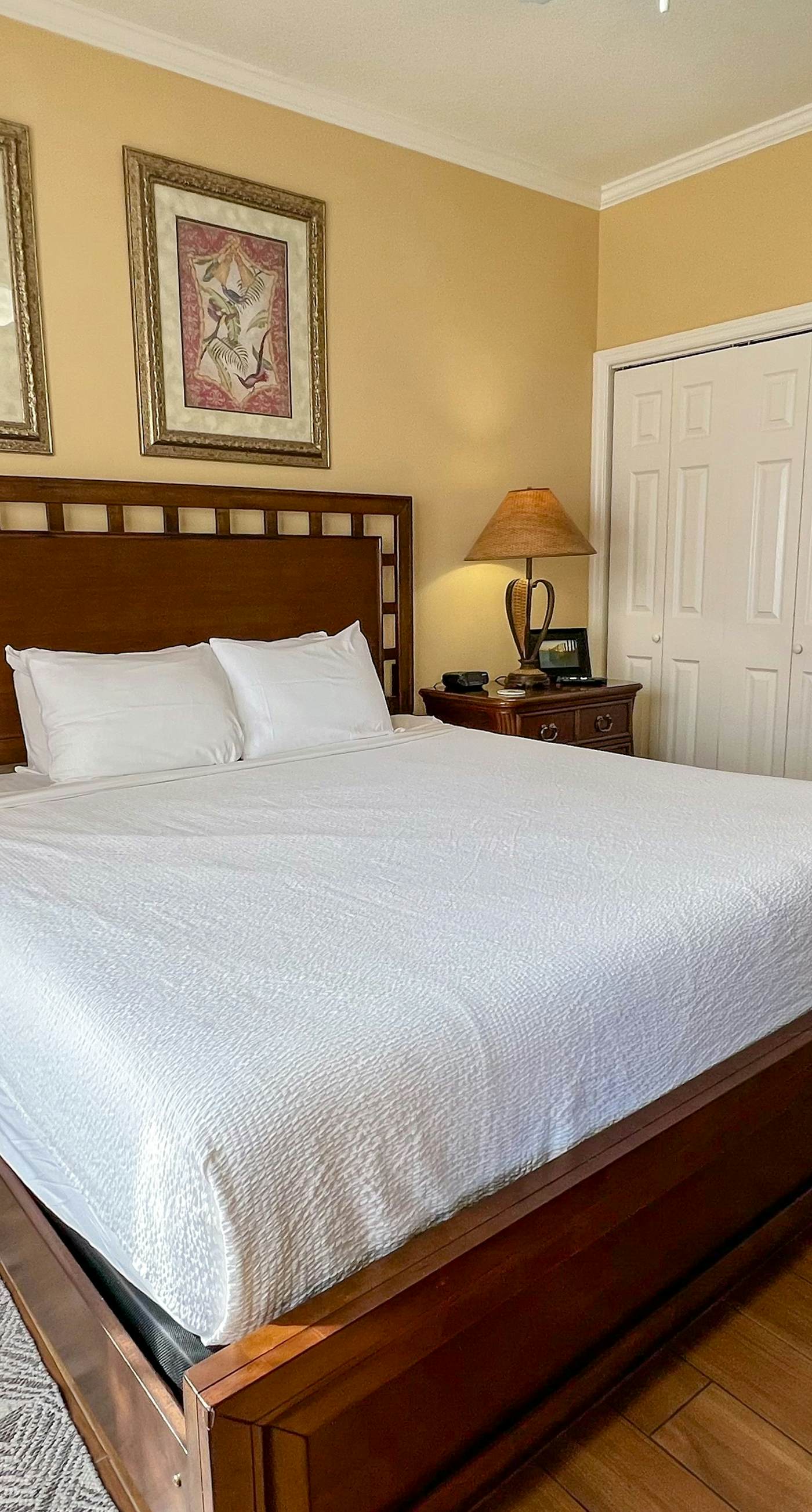 Dog-friendly condo with pool, hot tub, private balcony, AC, & washer&dryer