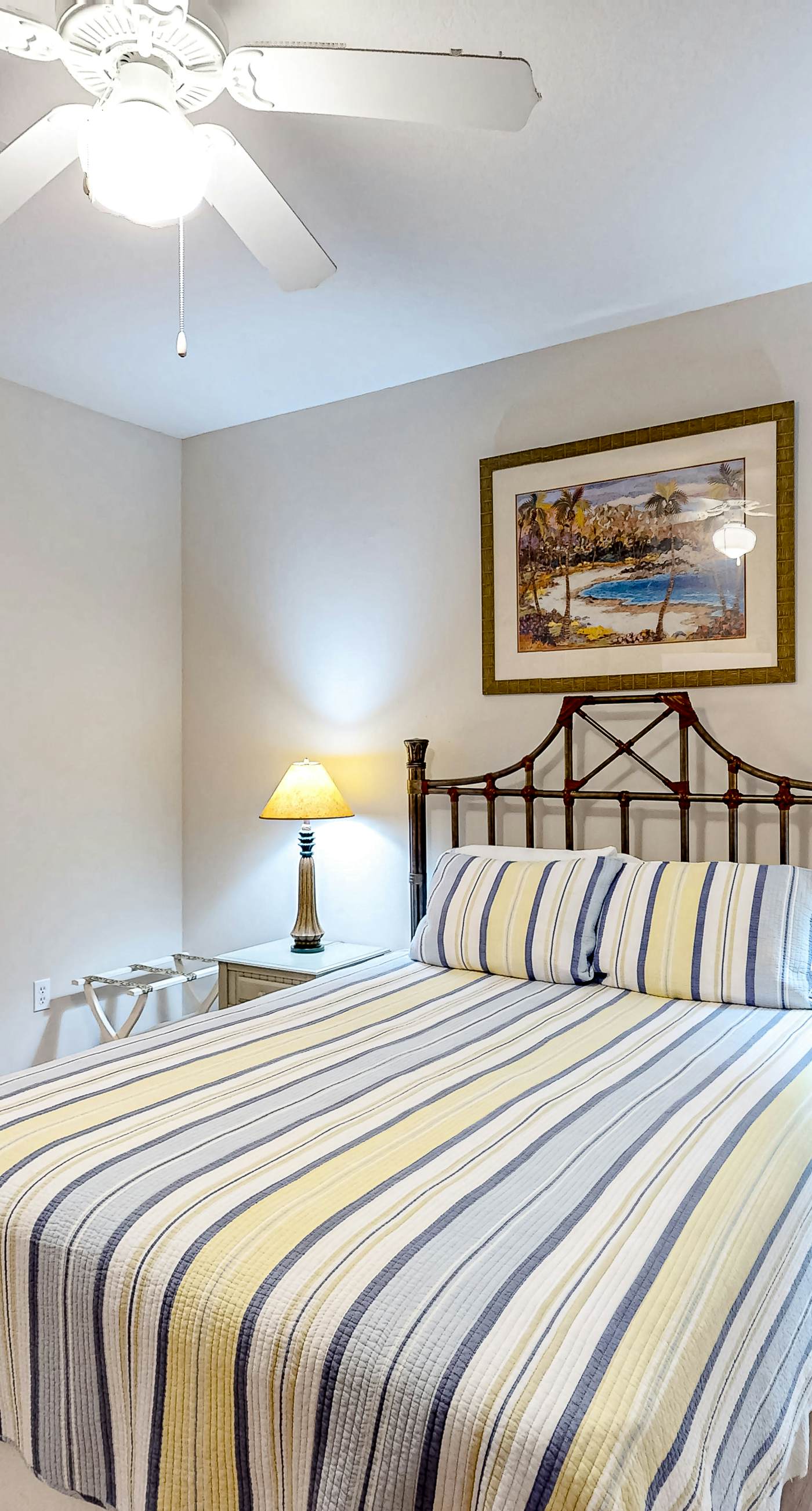 Dog-friendly condo with pool, hot tub, private balcony, AC, & washer&dryer