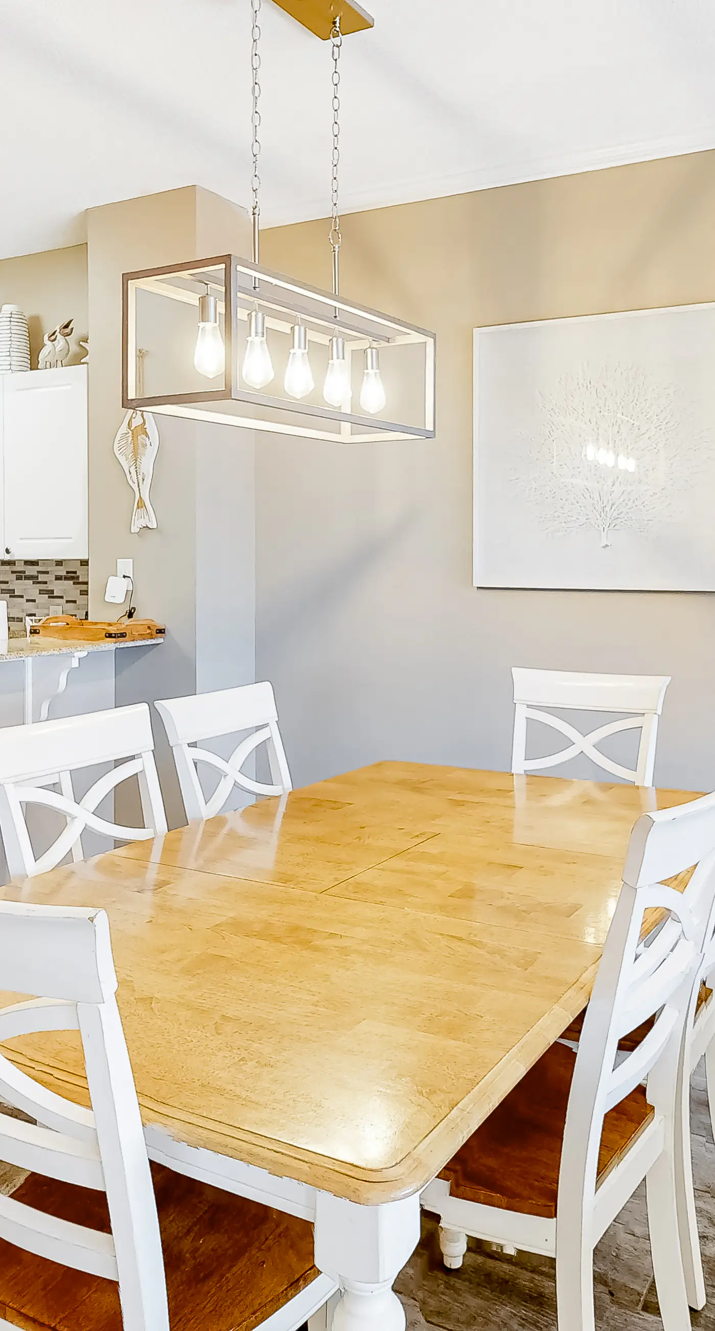 Updated ground floor beachside condo with private beach access & patio