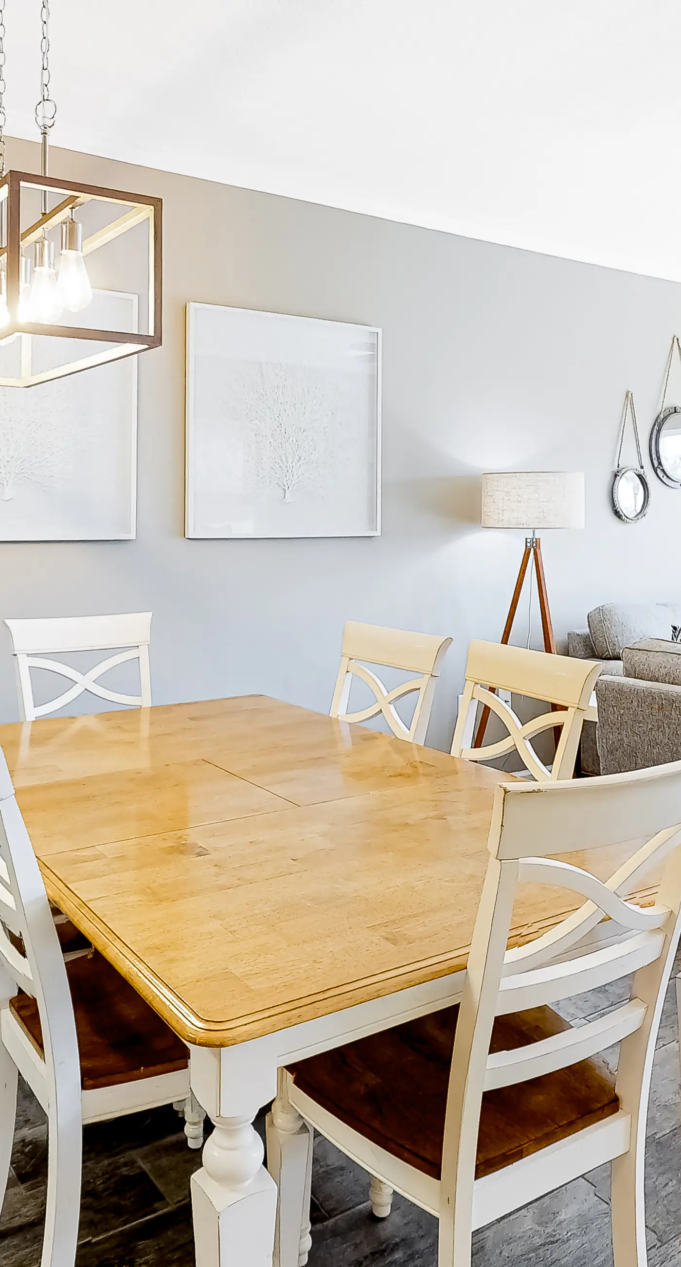 Updated ground floor beachside condo with private beach access & patio
