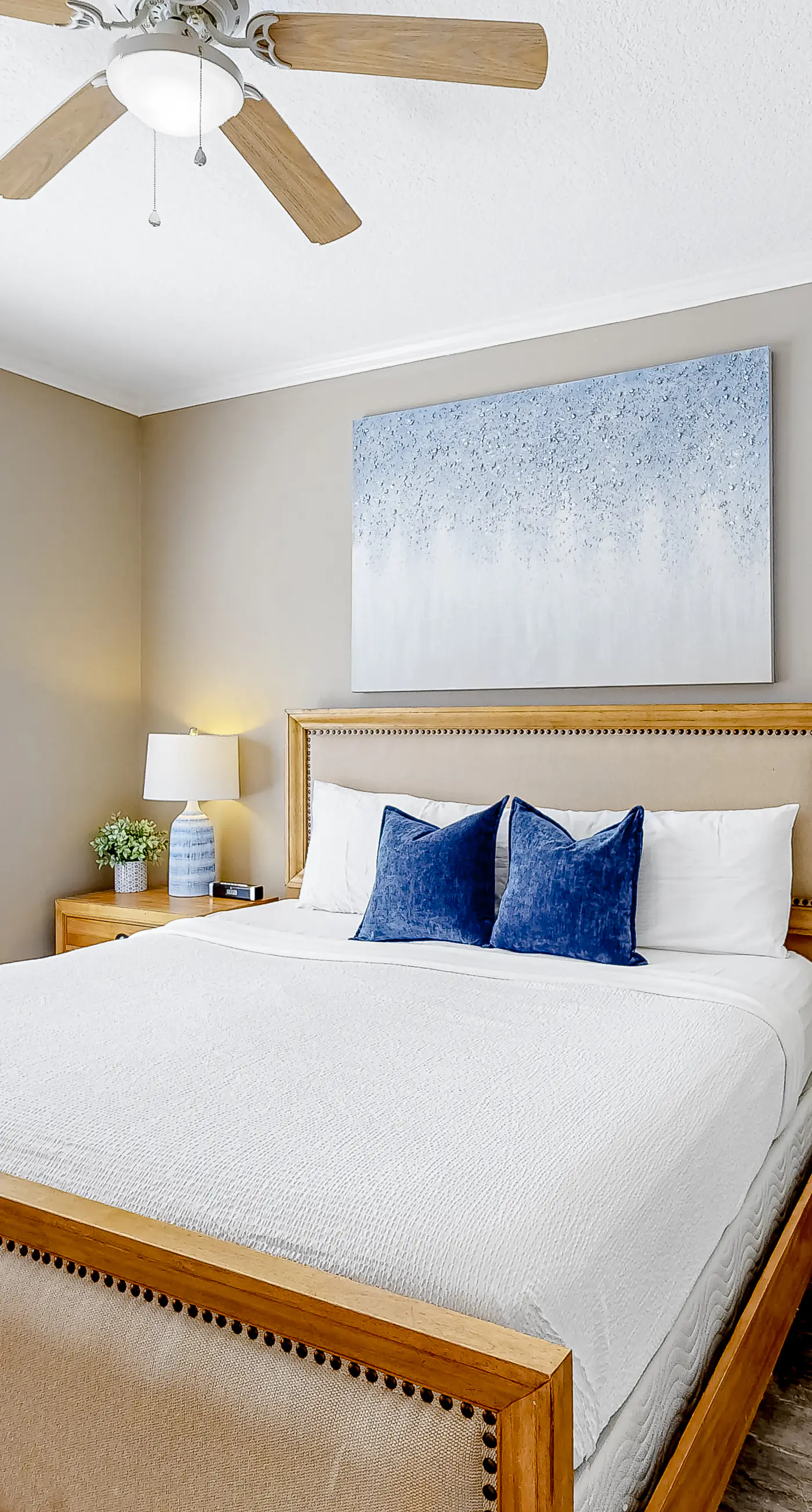 Updated ground floor beachside condo with private beach access & patio