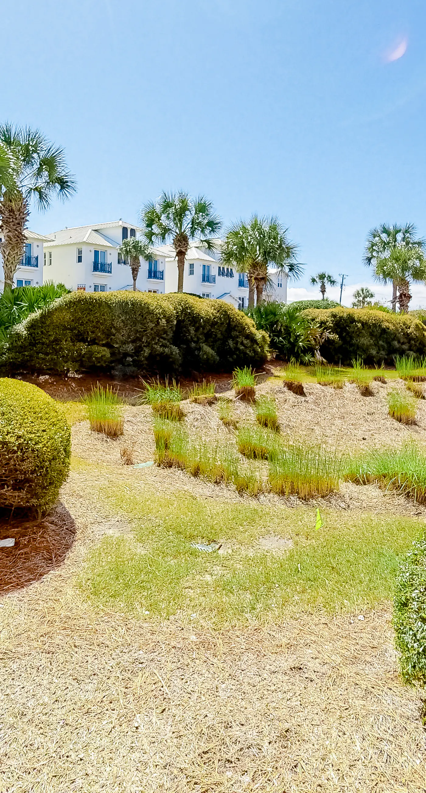 Updated ground floor beachside condo with private beach access & patio