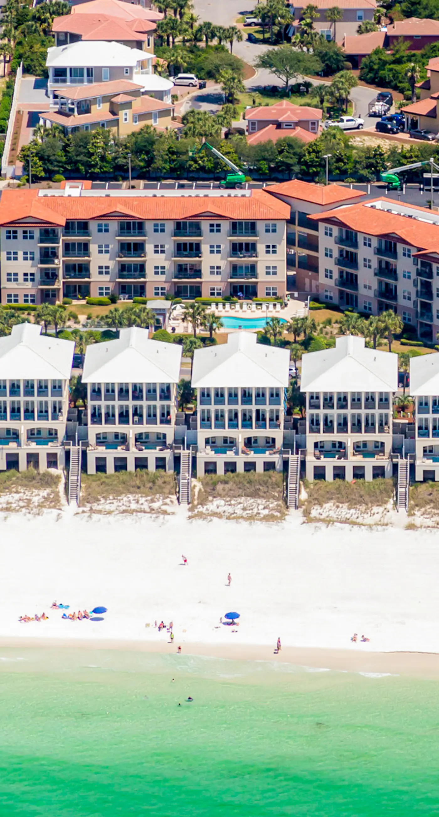Updated ground floor beachside condo with private beach access & patio