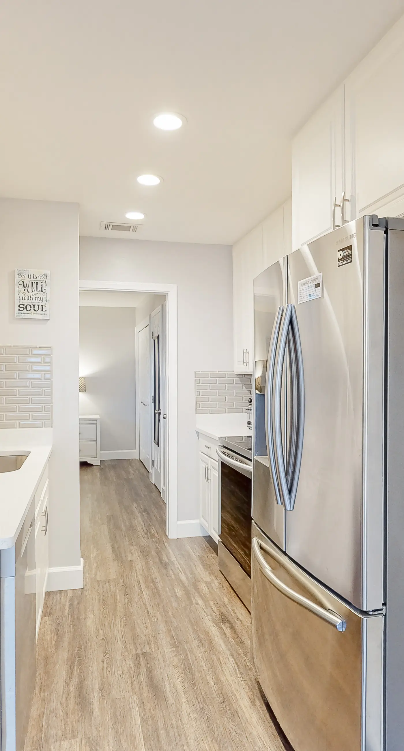 Ground-floor condo near beach with WiFi, central ac, patio, & onsite pool,tennis