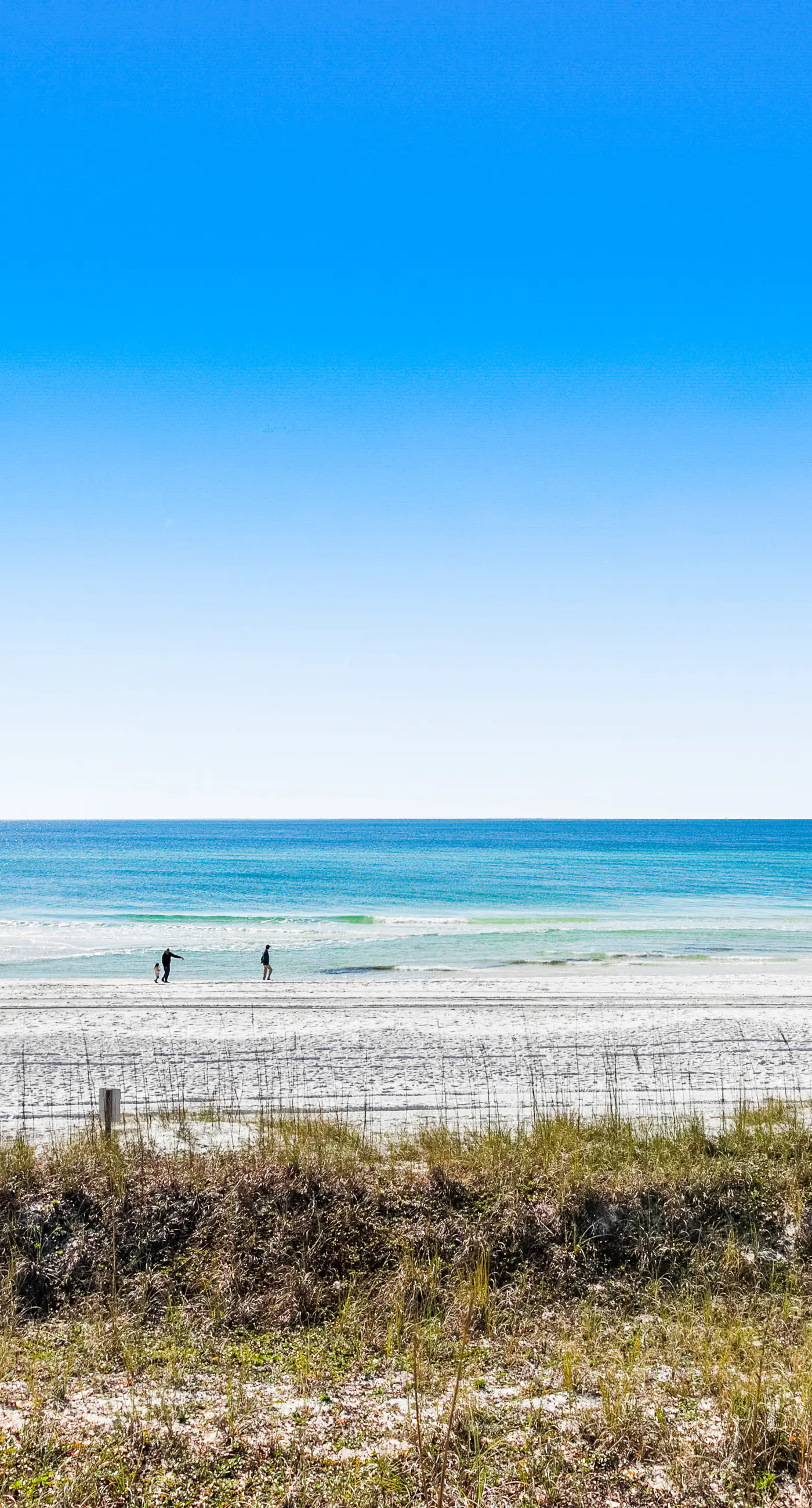 Ground-floor condo near beach with WiFi, central ac, patio, & onsite pool,tennis