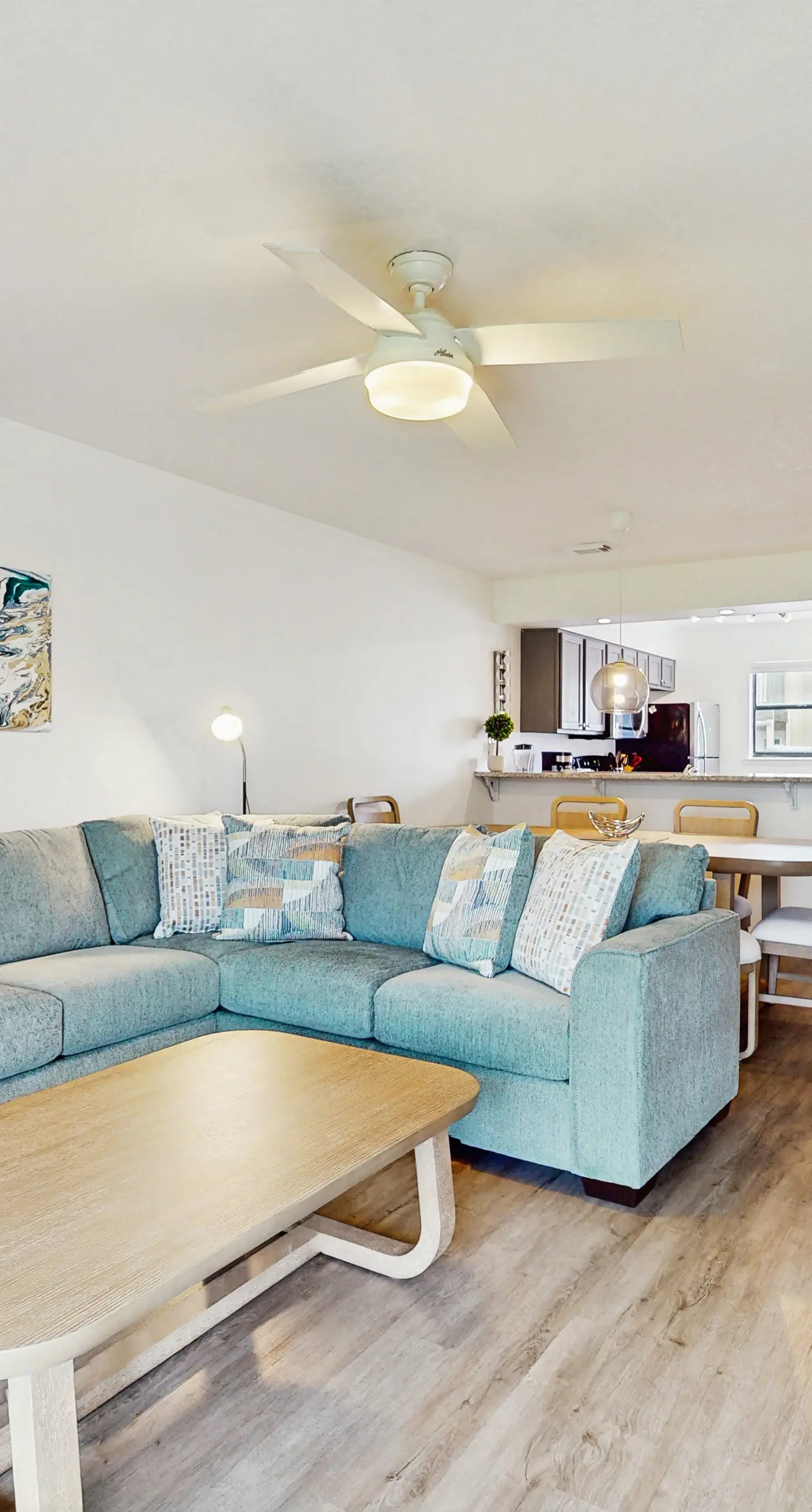 Charming Townhouse Near Beach with Pool, Patio & W/D