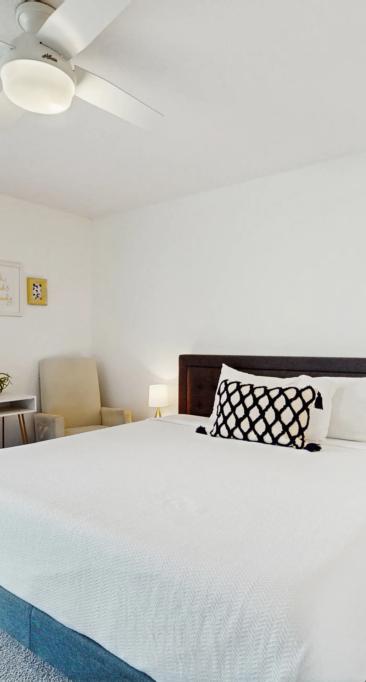 Charming Townhouse Near Beach with Pool, Patio & W/D