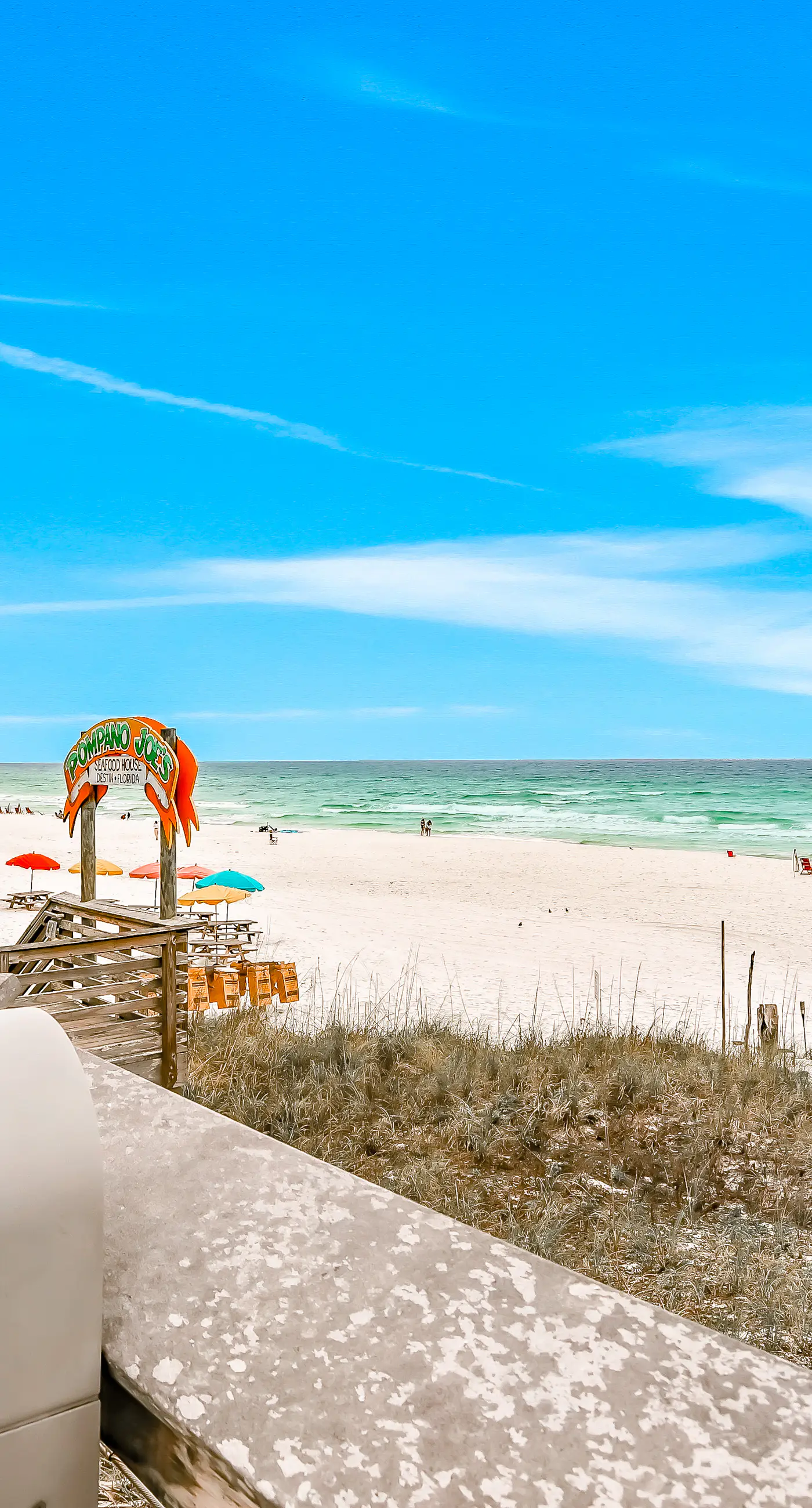 Charming Townhouse Near Beach with Pool, Patio & W/D