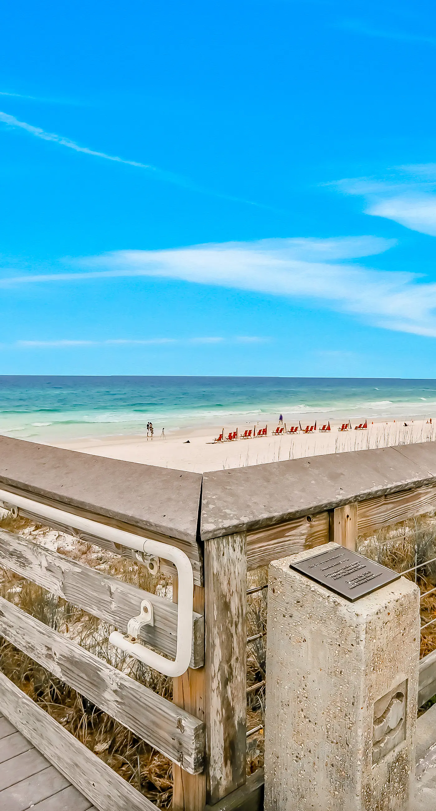 Charming Townhouse Near Beach with Pool, Patio & W/D