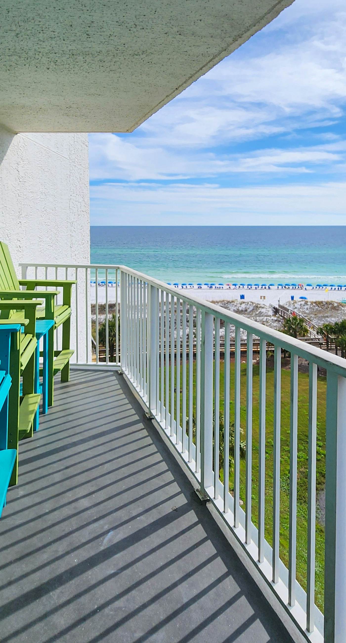 Gulf-front condo w/ pool, hot tub & included beach service