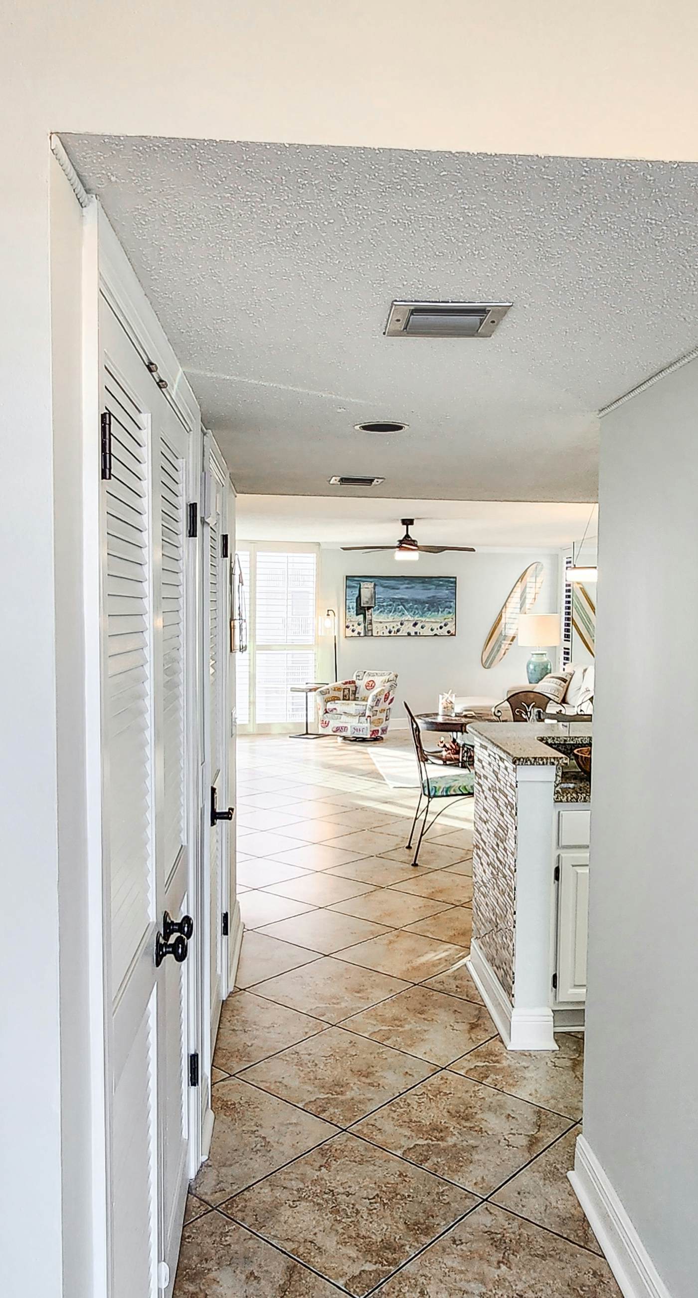 Gulf-front condo w/ pool, hot tub & included beach service