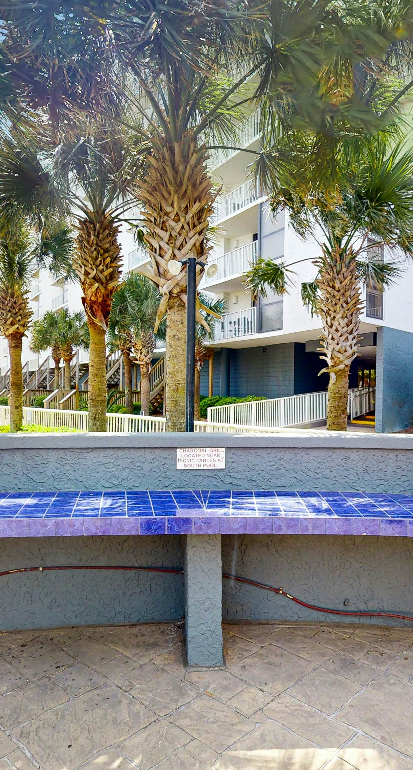 Gulf-front condo w/ pool, hot tub & included beach service