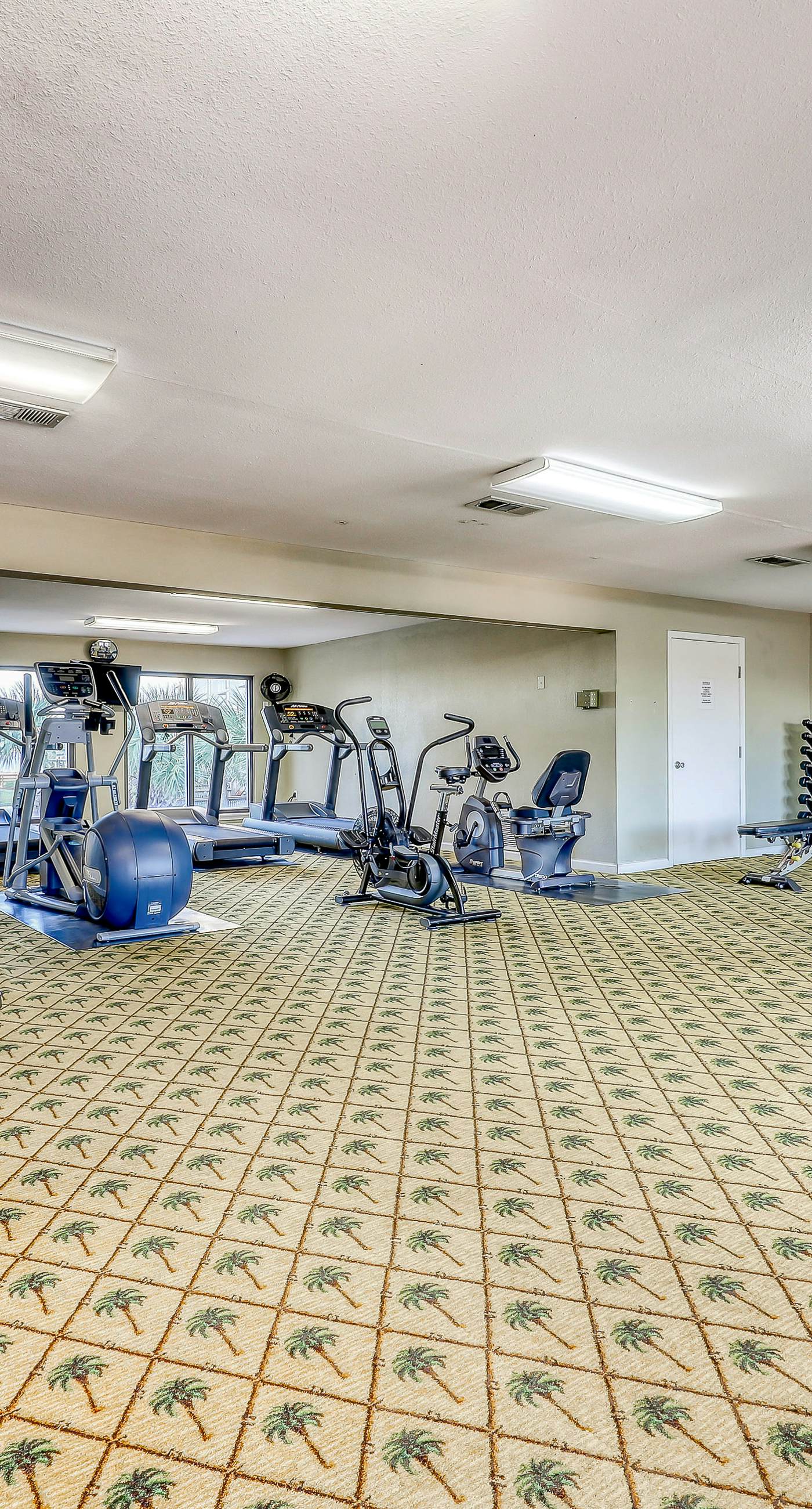 Gulf-front condo w/ pool, hot tub & included beach service