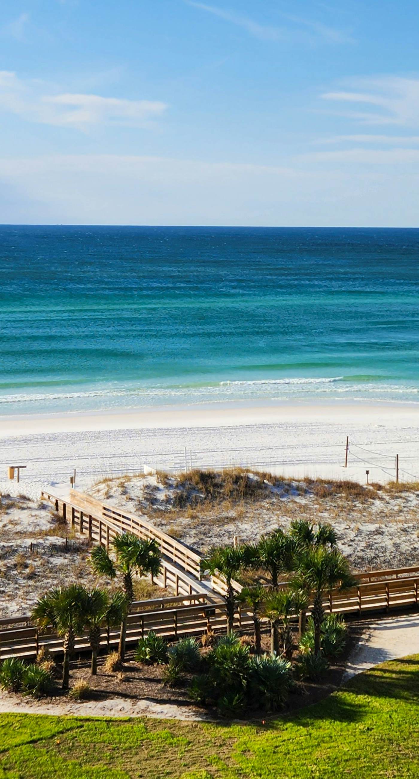 Gulf-front condo w/ pool, hot tub & included beach service