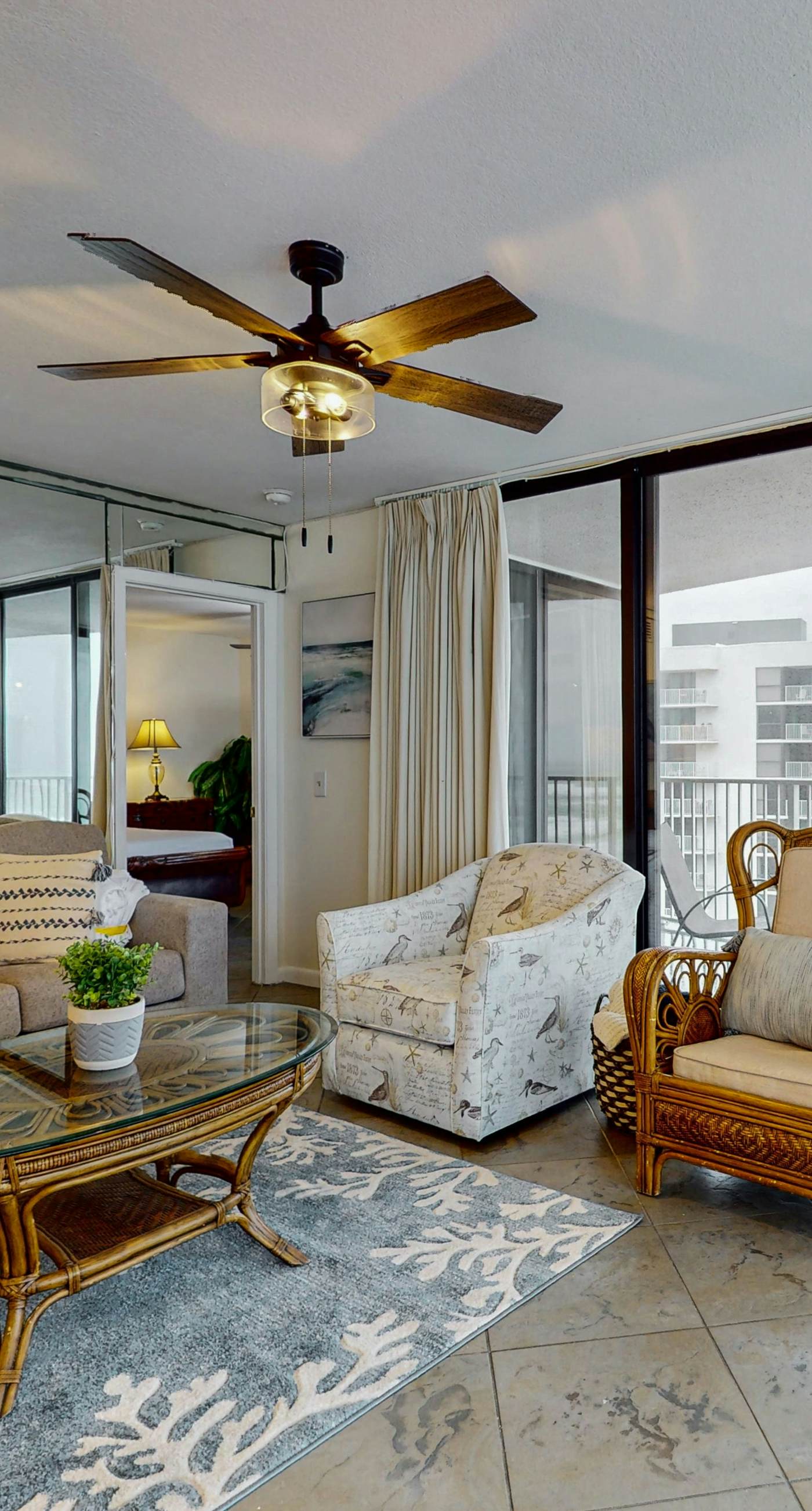 6th-floor coastal, bright condo - beach service included, steps to restaurants