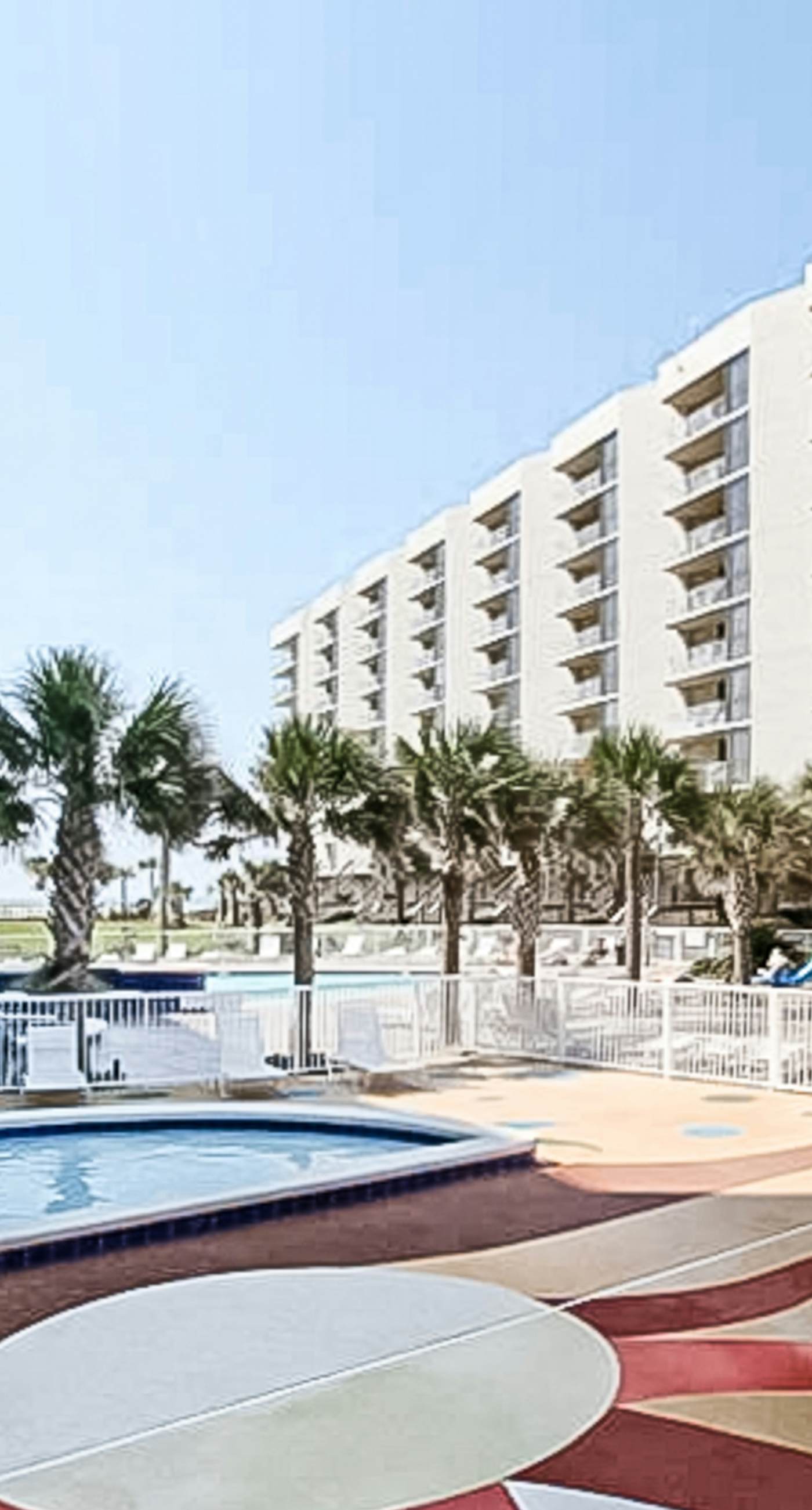 8th Floor condo, Seasonal beach service , Minutes to dining