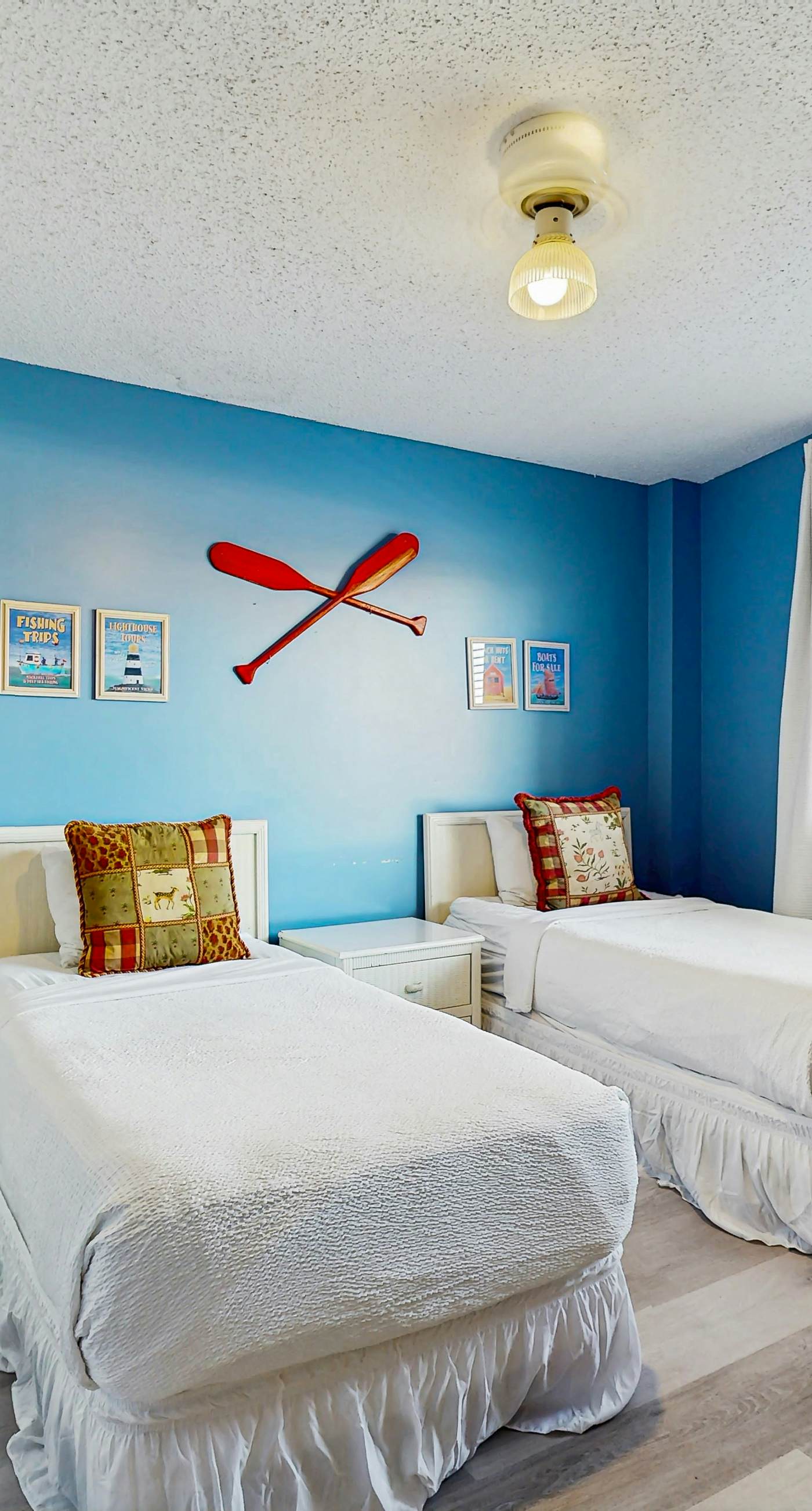 1st floor comfortable Gulf view condo, beach setup included, near dining