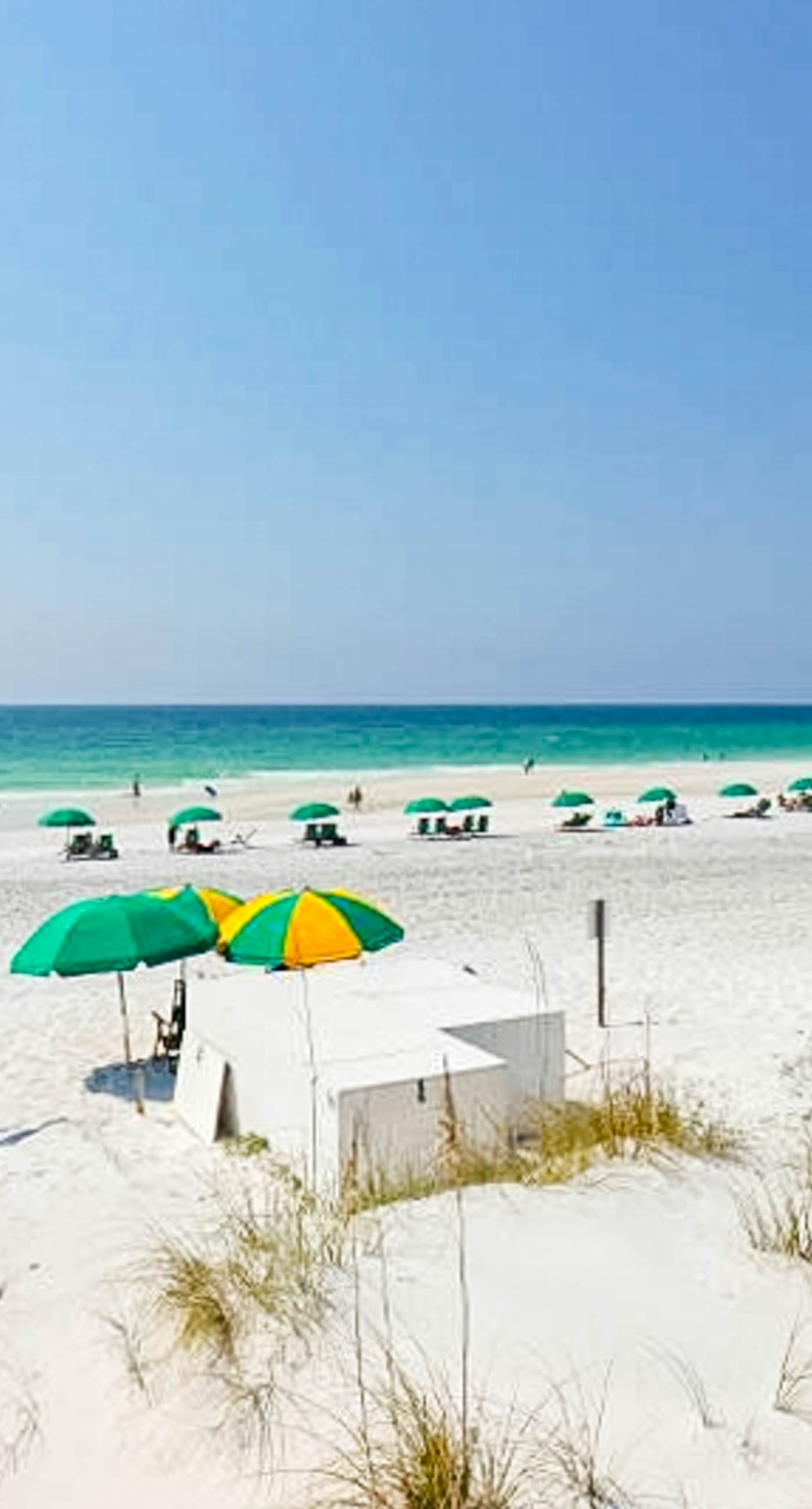 1st floor comfortable Gulf view condo, beach setup included, near dining