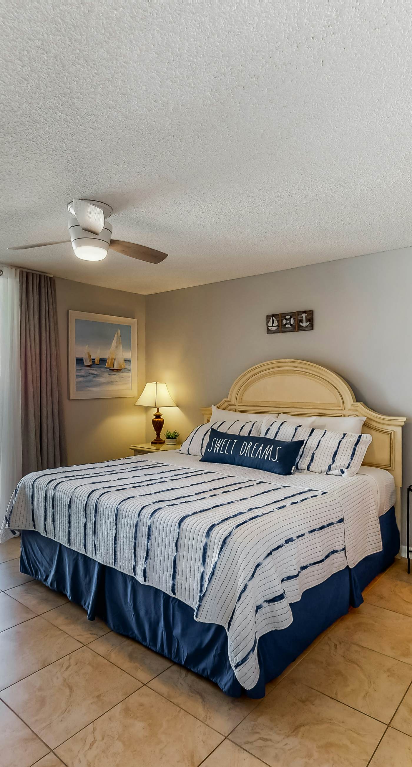 Gulf view condo with WiFi, AC, balcony, on-site pool, hot tub, & beach access