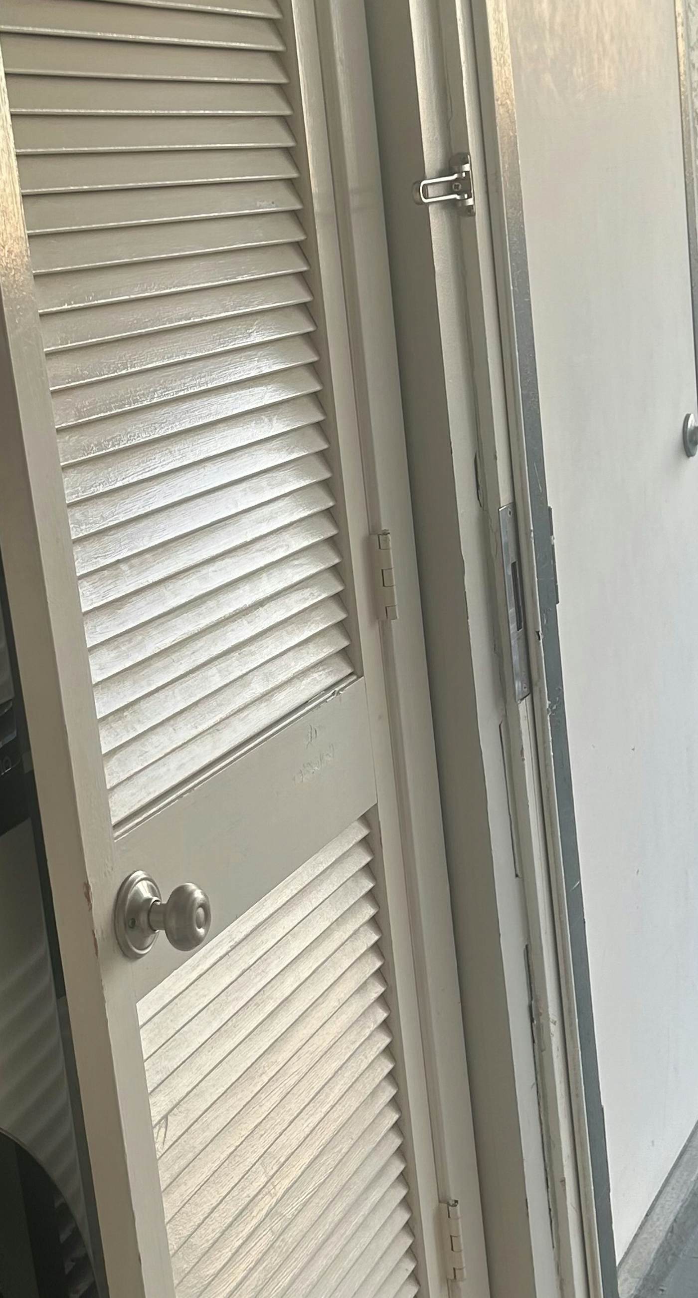 Gulf view condo with WiFi, AC, balcony, on-site pool, hot tub, & beach access