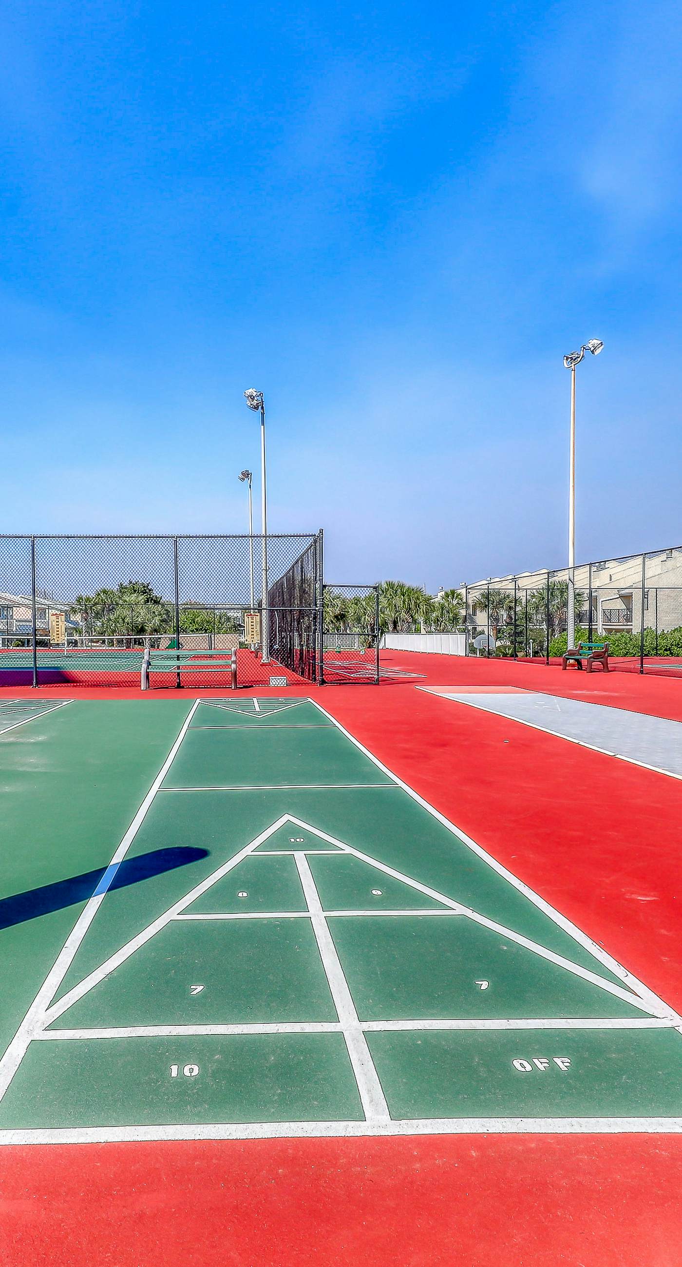 Gulf view condo with WiFi, AC, balcony, on-site pool, hot tub, & beach access