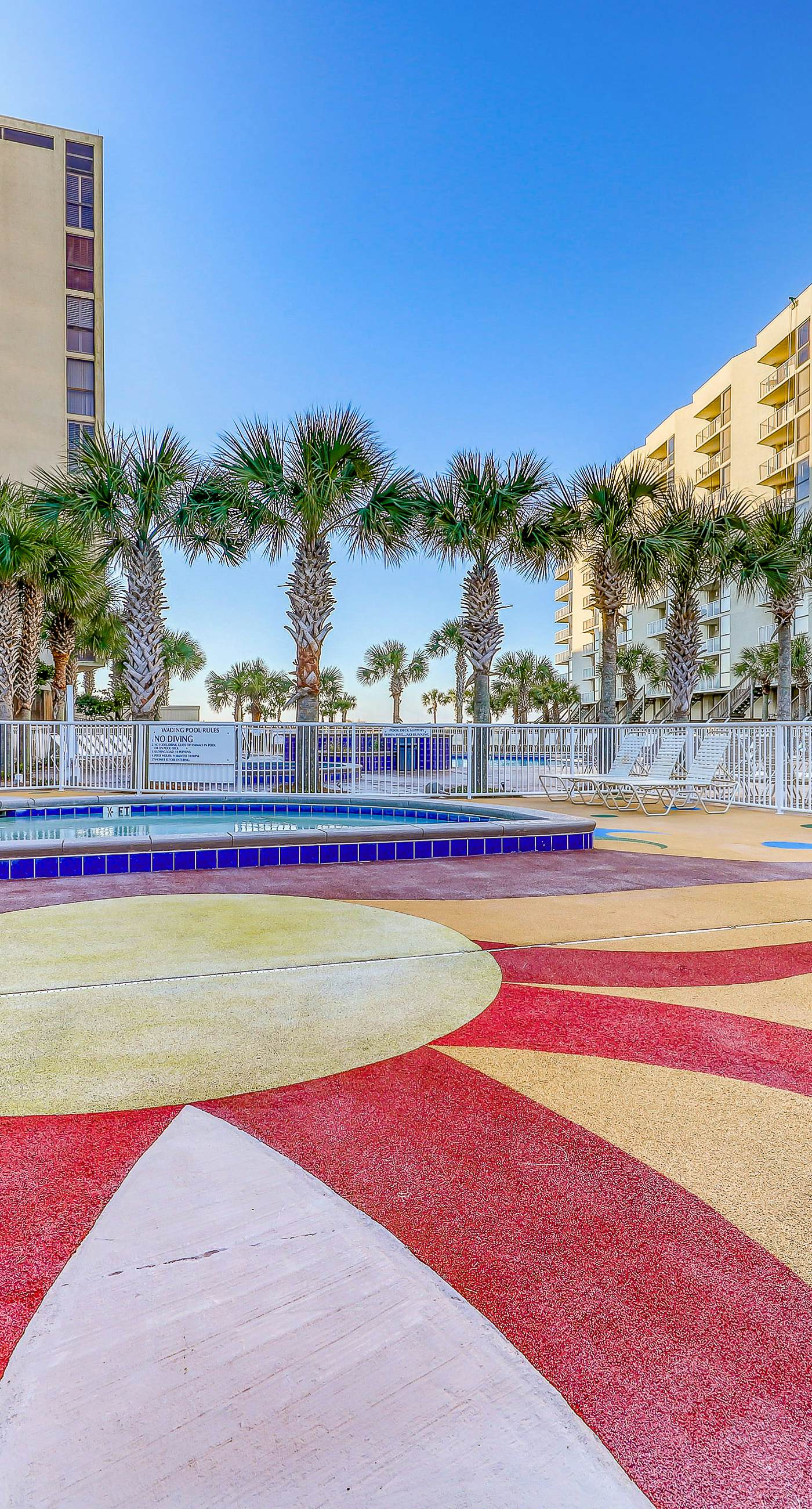 Gulf view condo with WiFi, AC, balcony, on-site pool, hot tub, & beach access