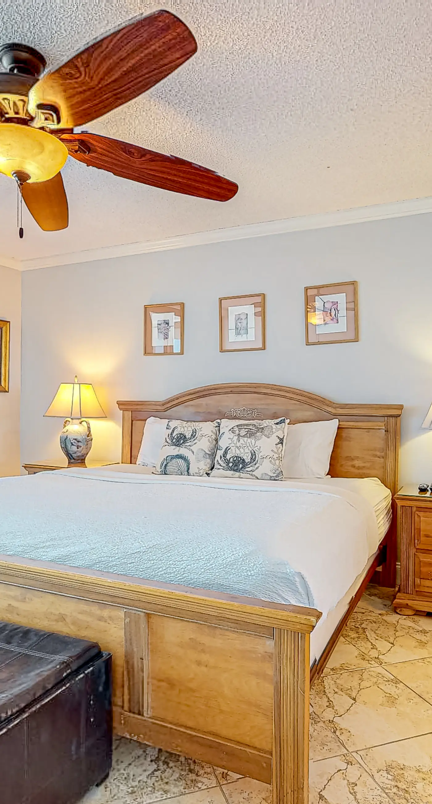 8th Floor Comfortable gulf view Condo, beach setup included, Near dining
