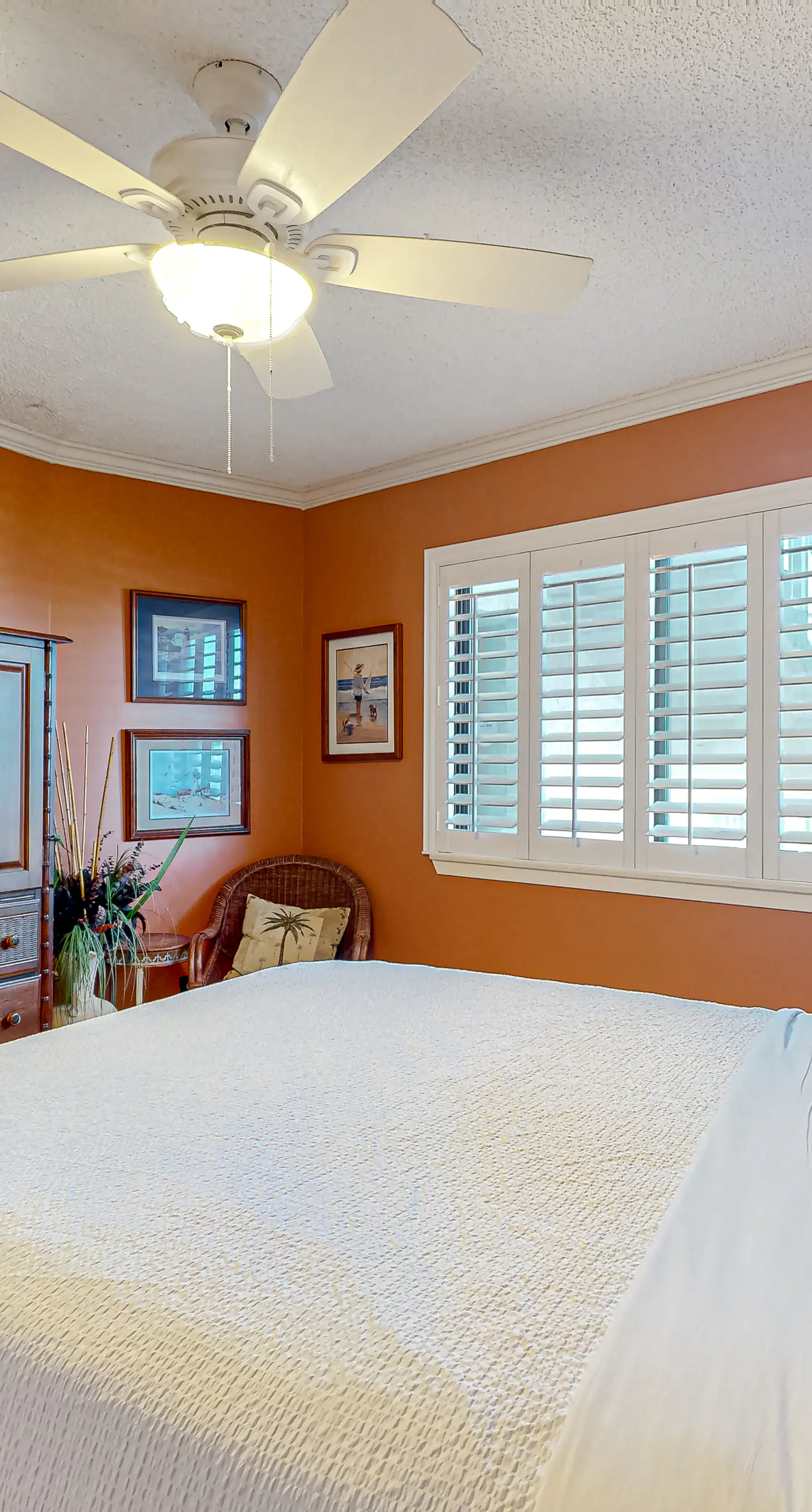 8th Floor Comfortable gulf view Condo, beach setup included, Near dining