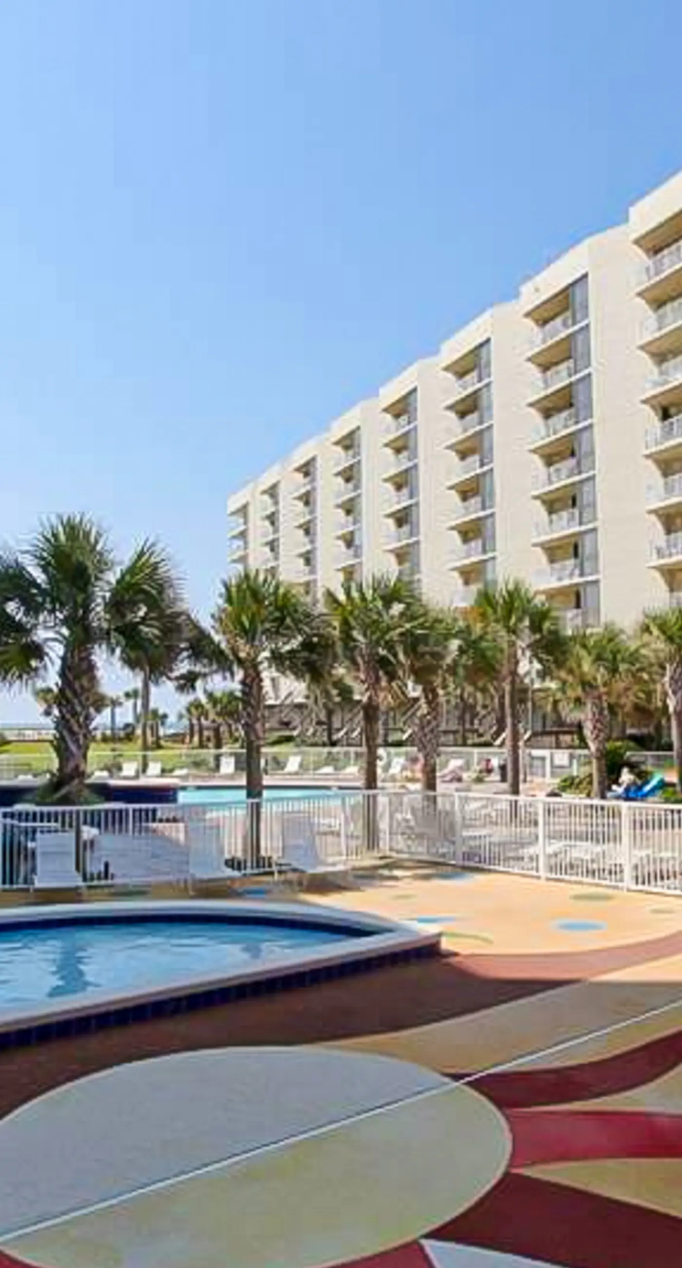 8th Floor Comfortable gulf view Condo, beach setup included, Near dining