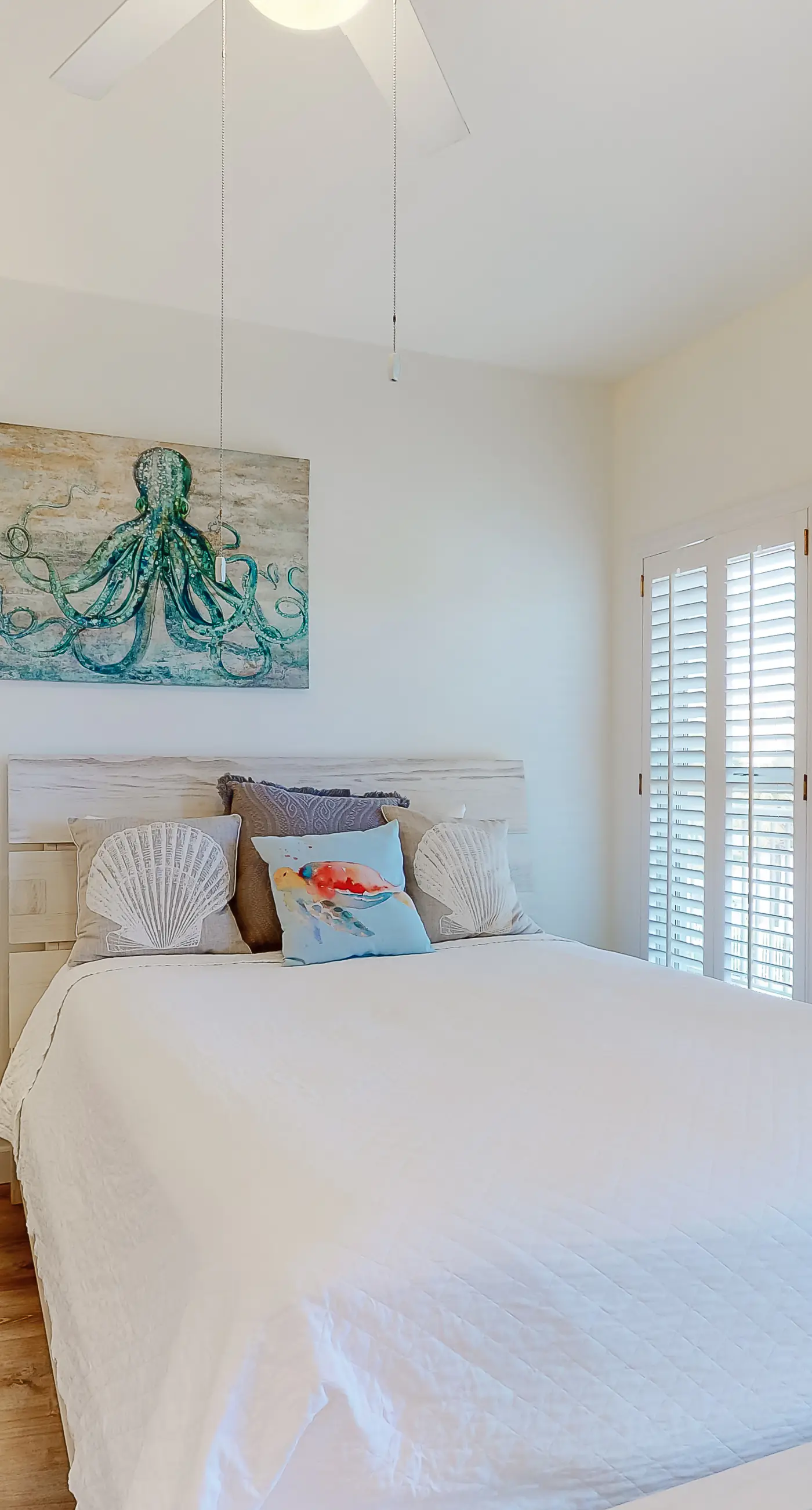 Amazing second-floor condo with Gulf View, fitness center, pools & beach access