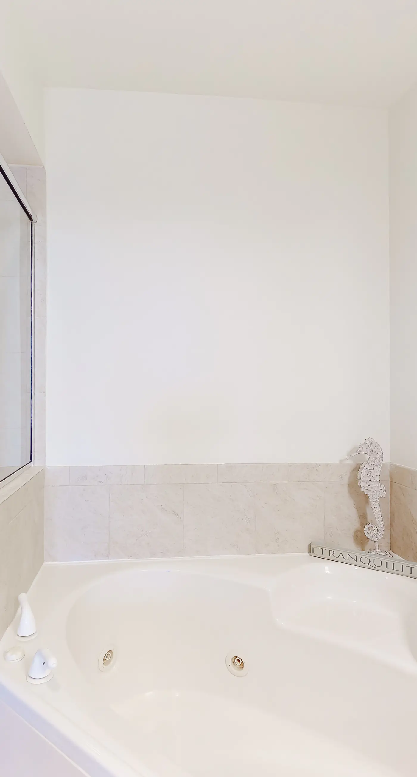 Amazing second-floor condo with Gulf View, fitness center, pools & beach access